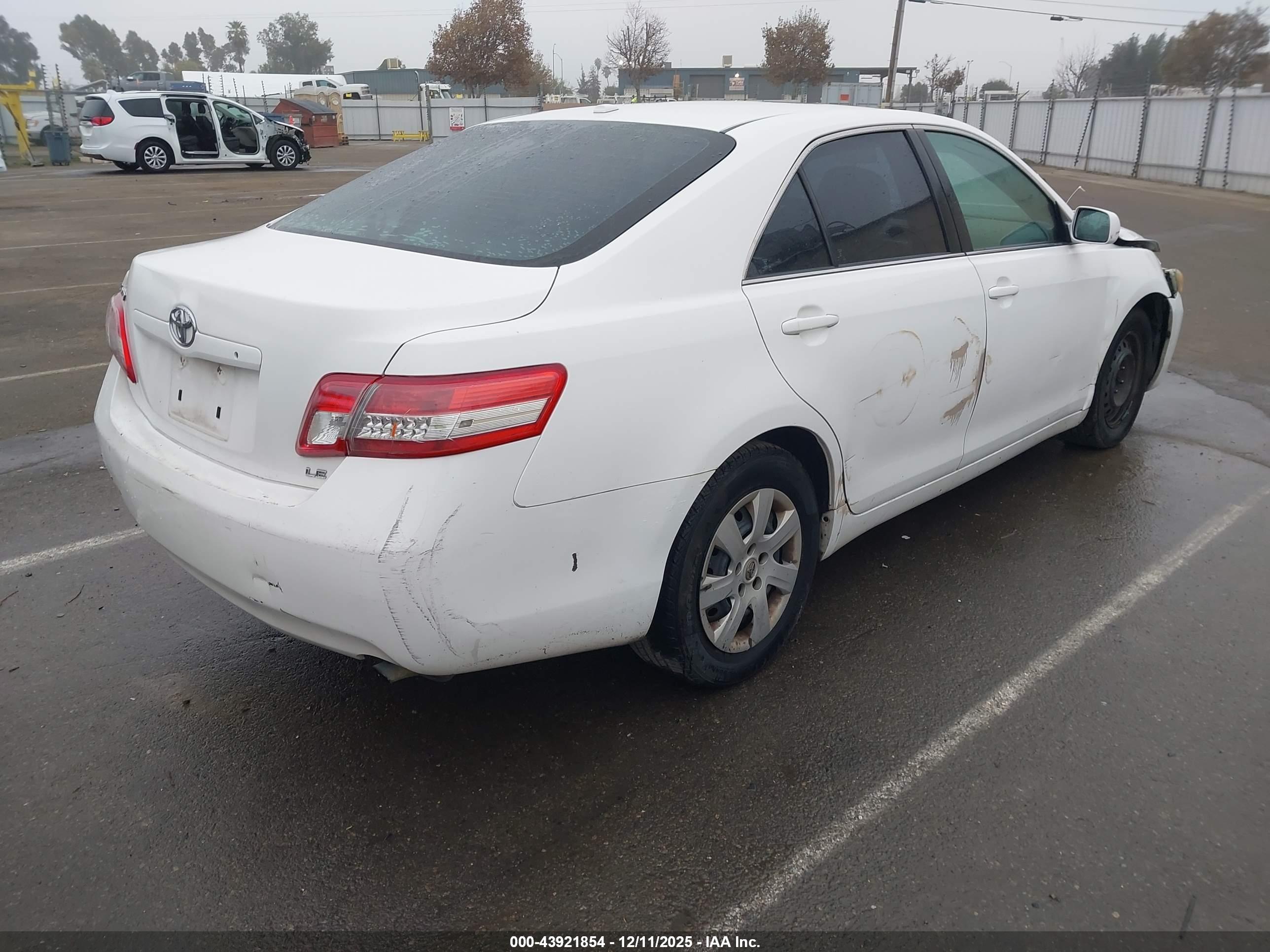 TOYOTA CAMRY image 4