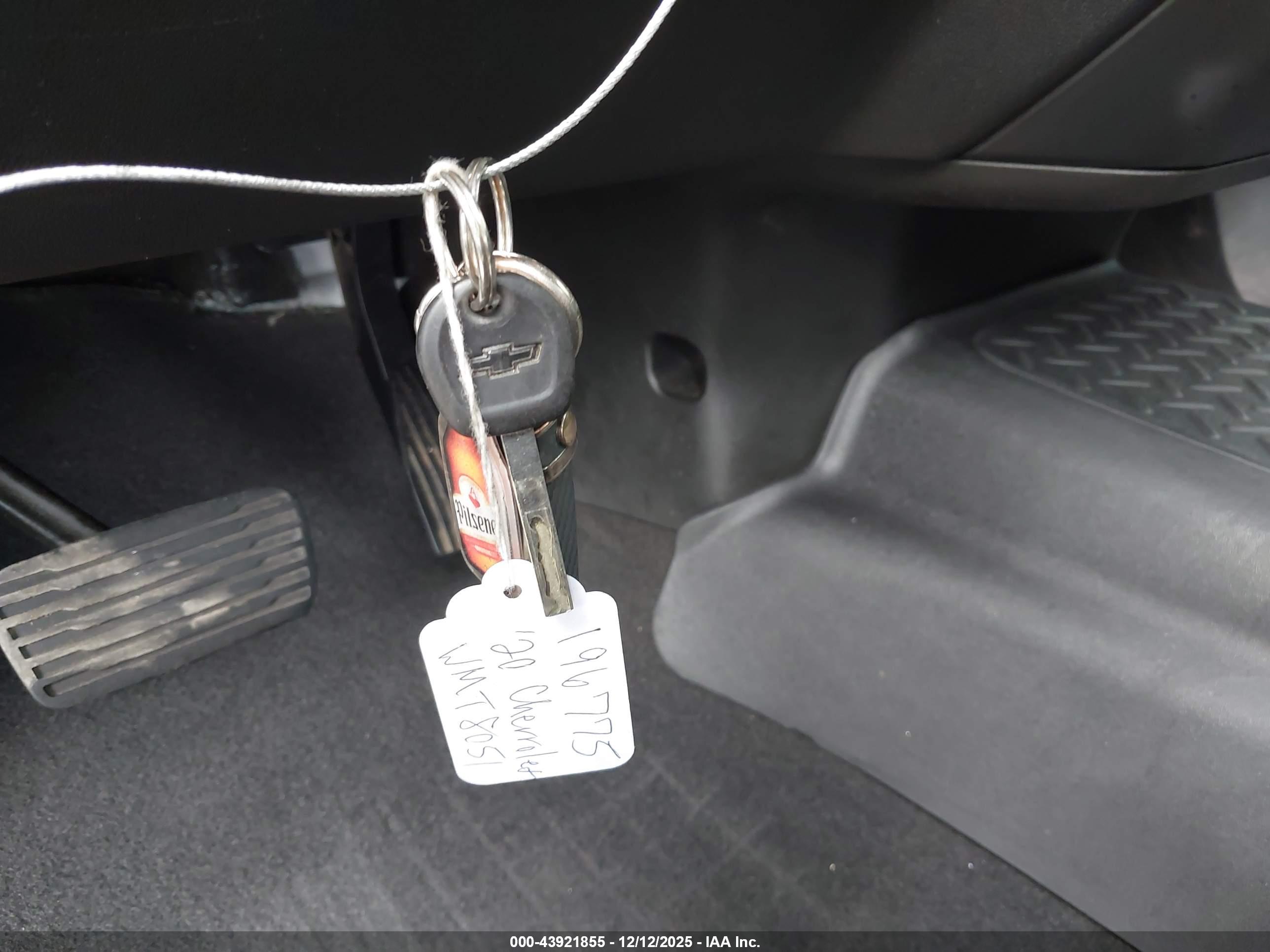 CHEVROLET SILVERADO image 11