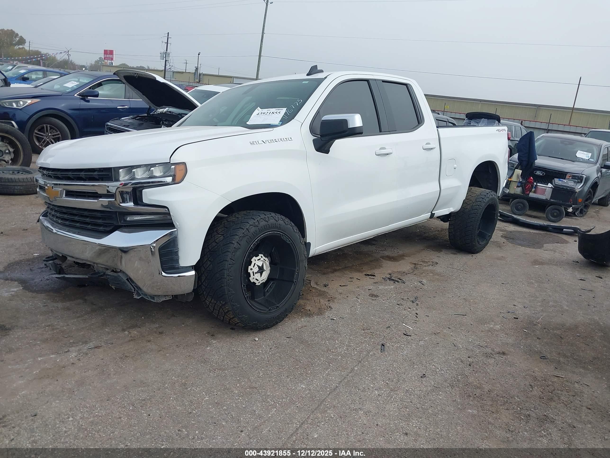 CHEVROLET SILVERADO image 2