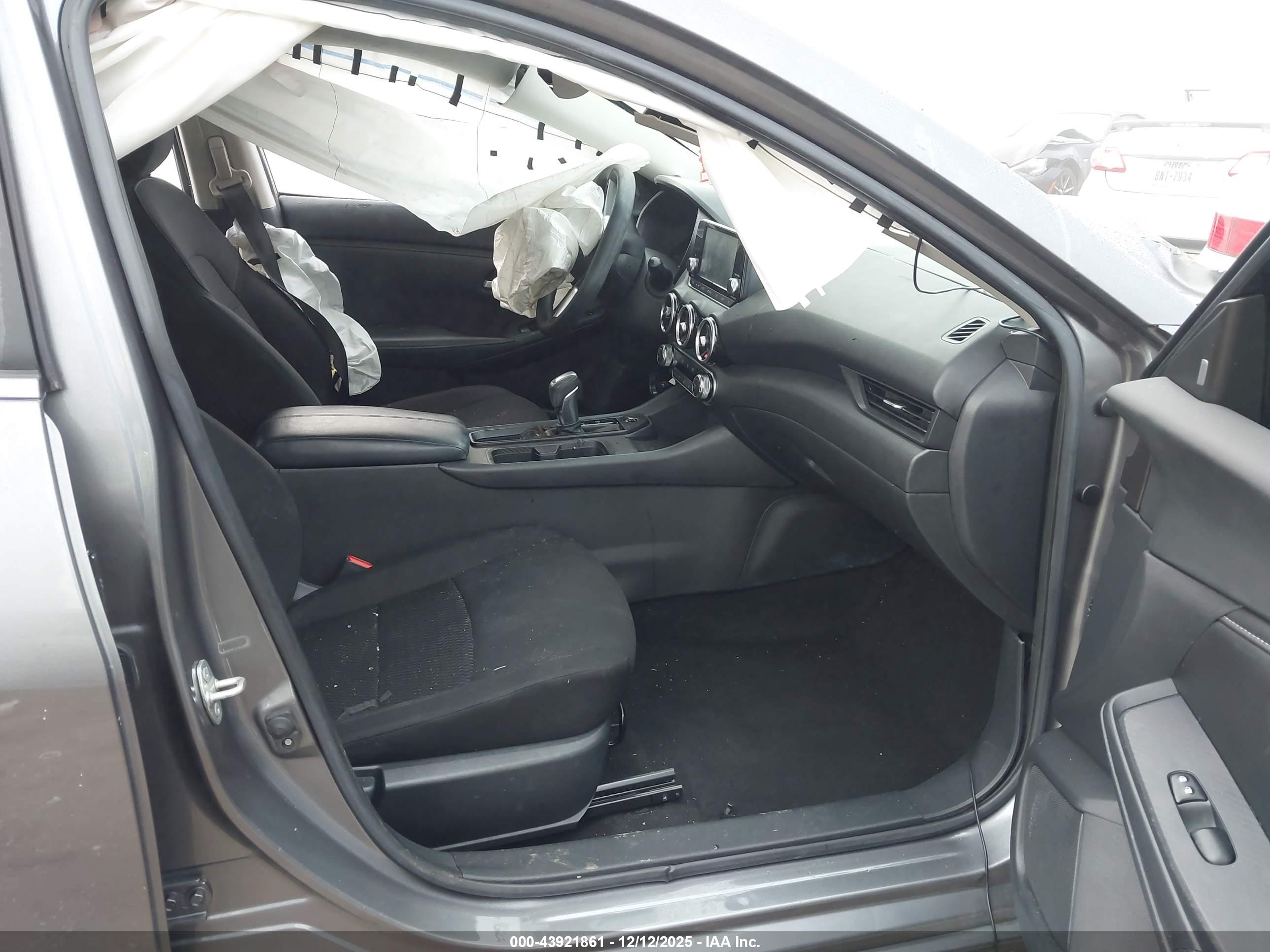 NISSAN SENTRA image 5