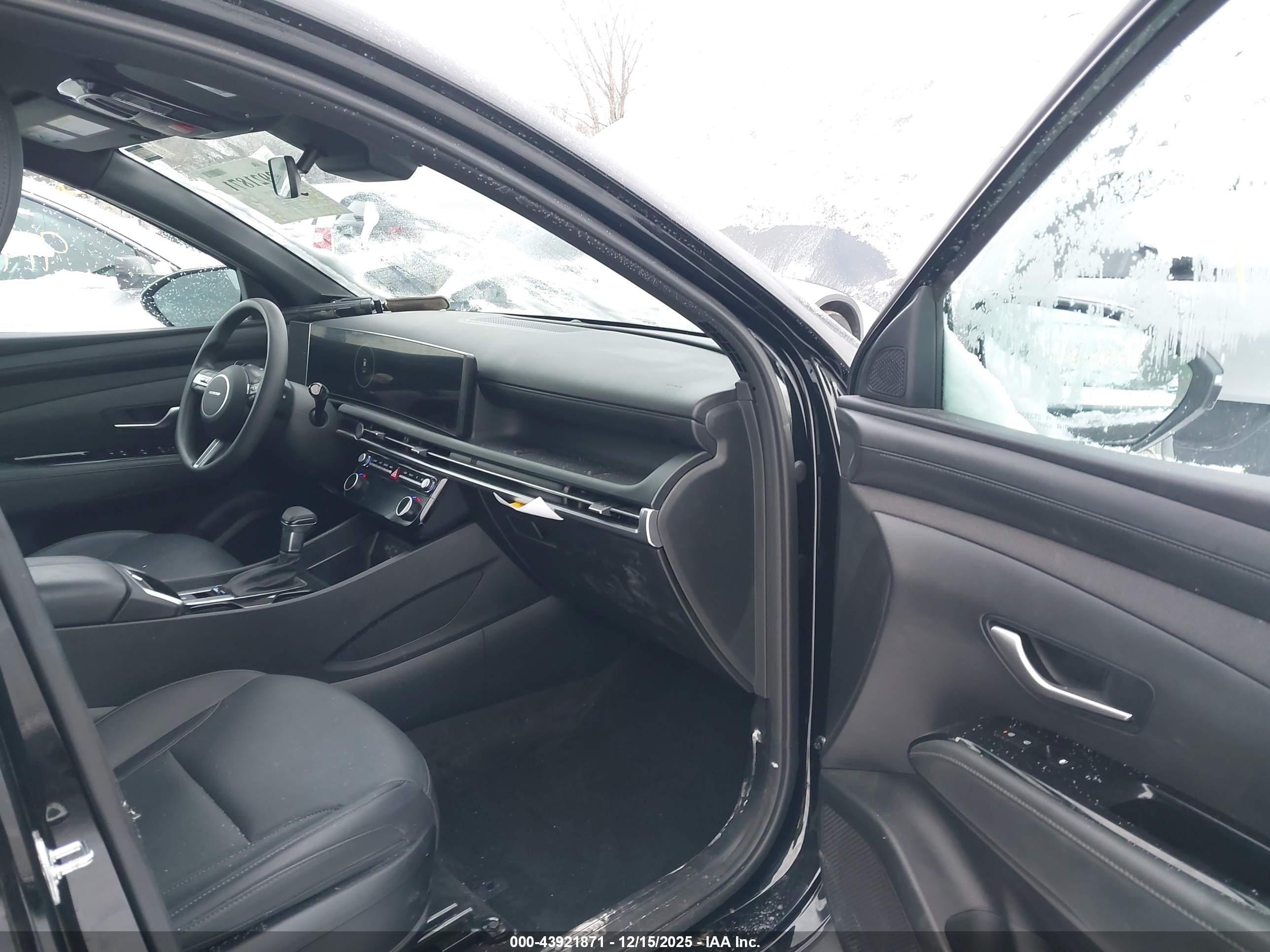 HYUNDAI SANTA image 5