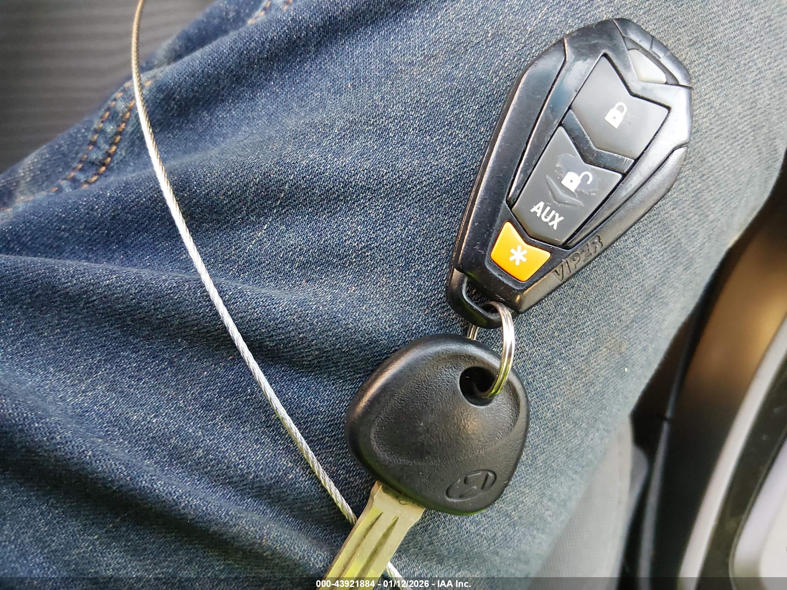 HYUNDAI ELANTRA image 11