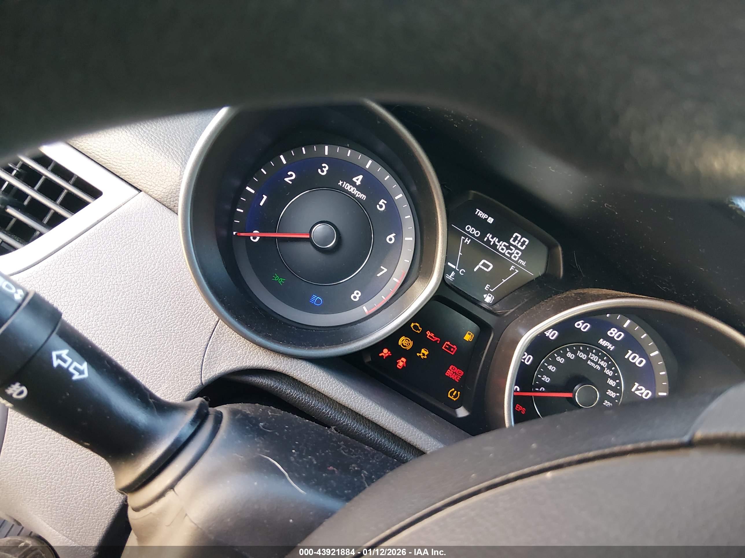 HYUNDAI ELANTRA image 7