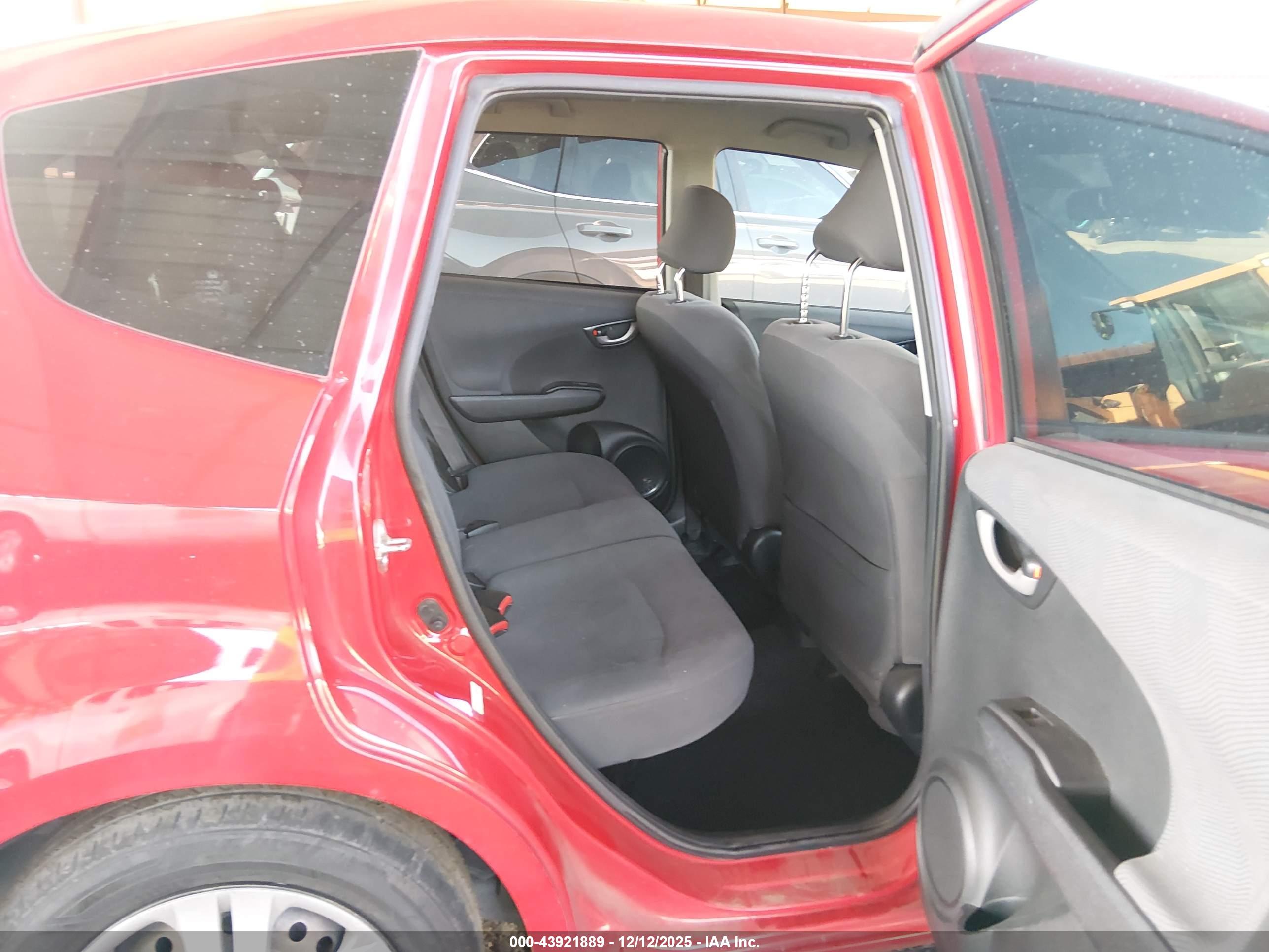 HONDA FIT image 8