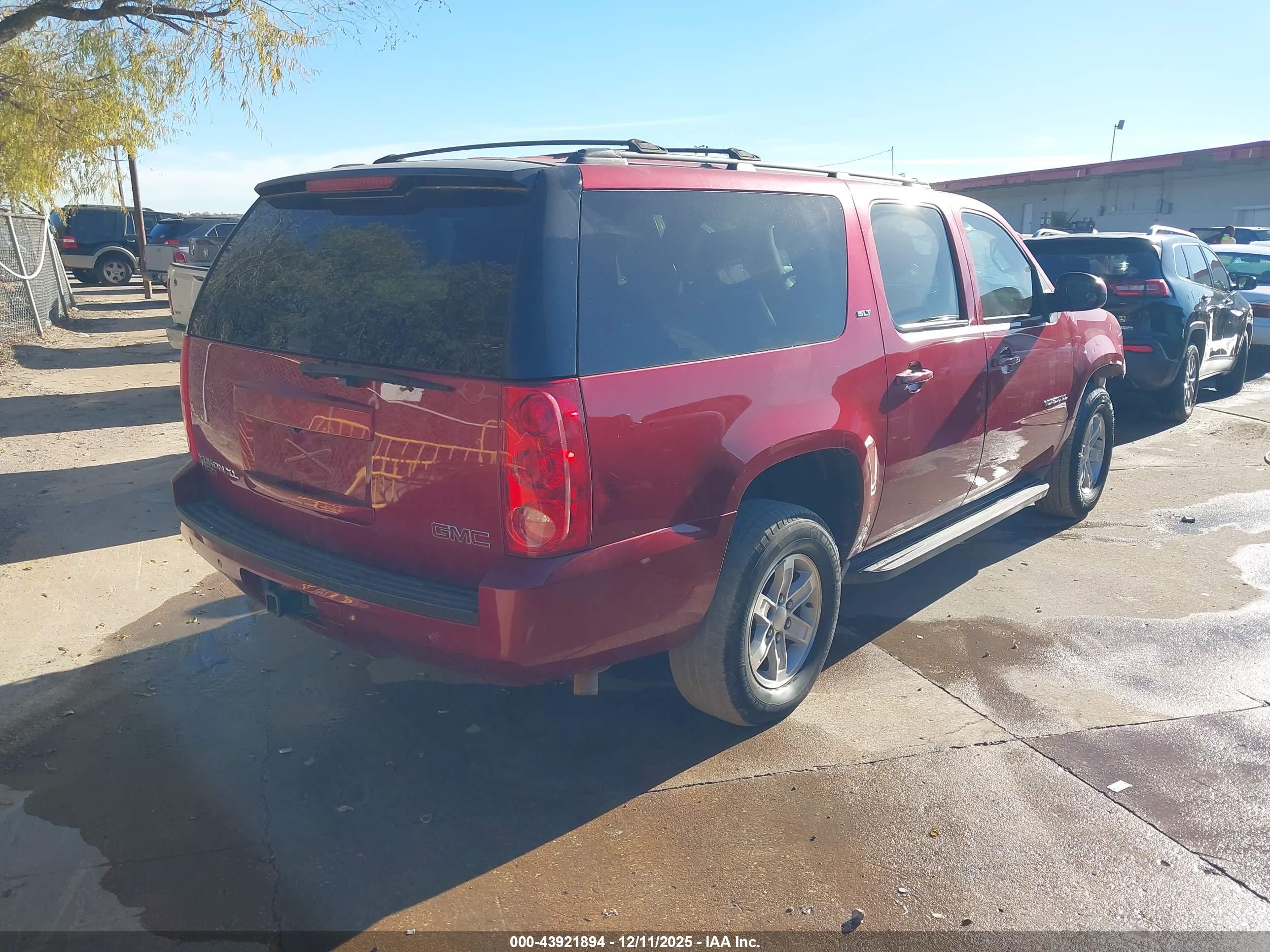 GMC YUKON image 4