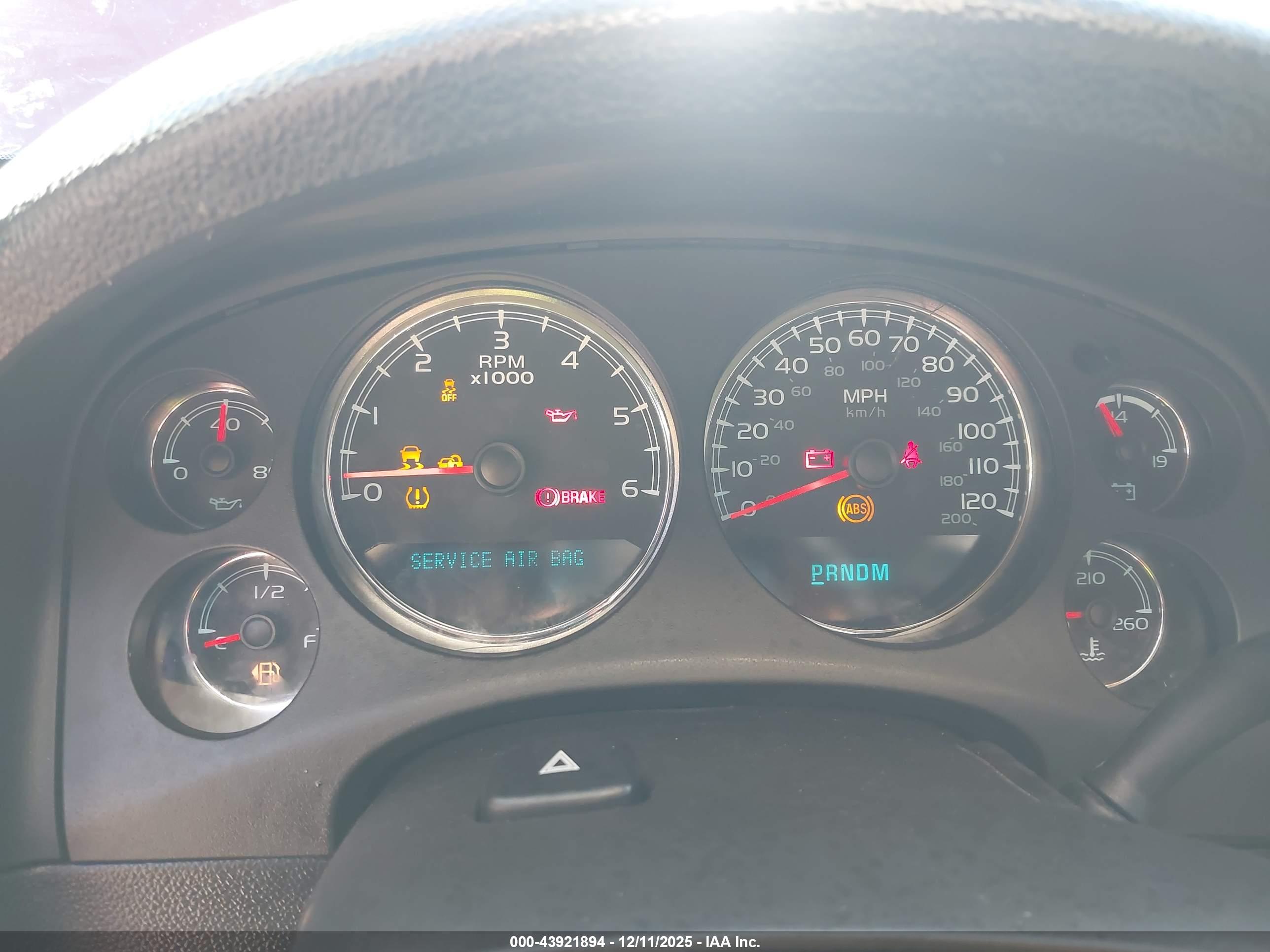 GMC YUKON image 7