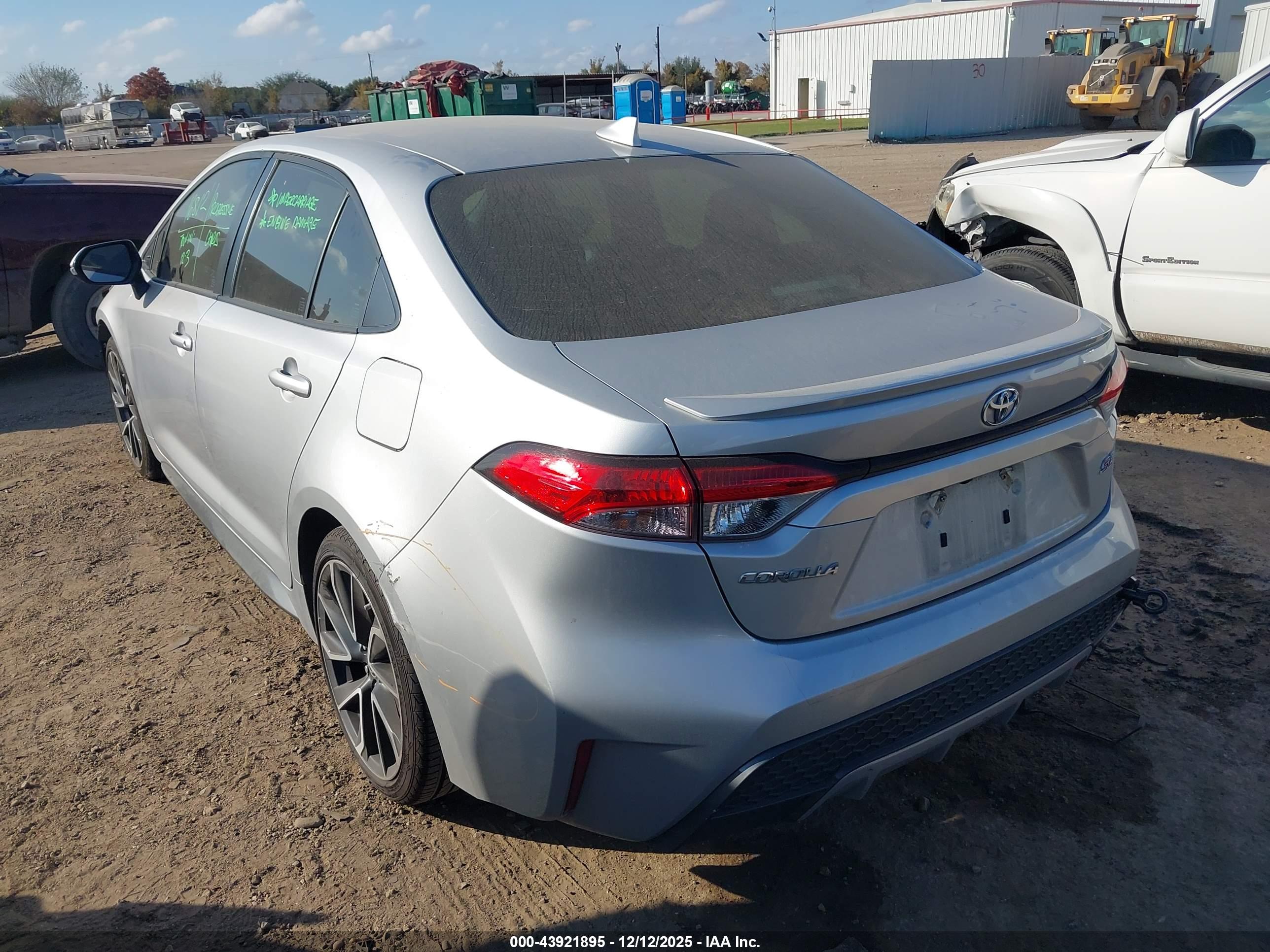 TOYOTA COROLLA image 3