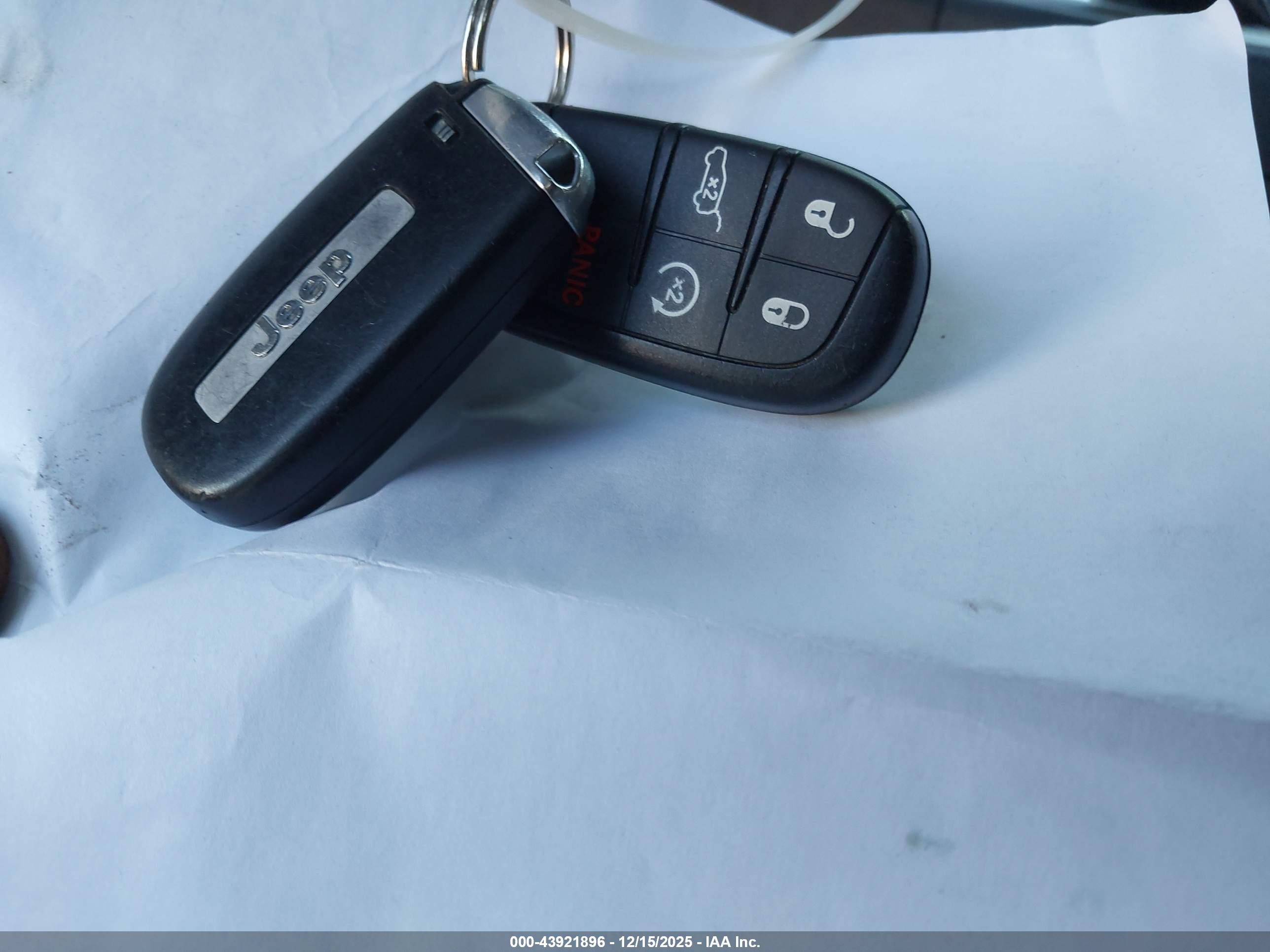 JEEP GRAND image 11