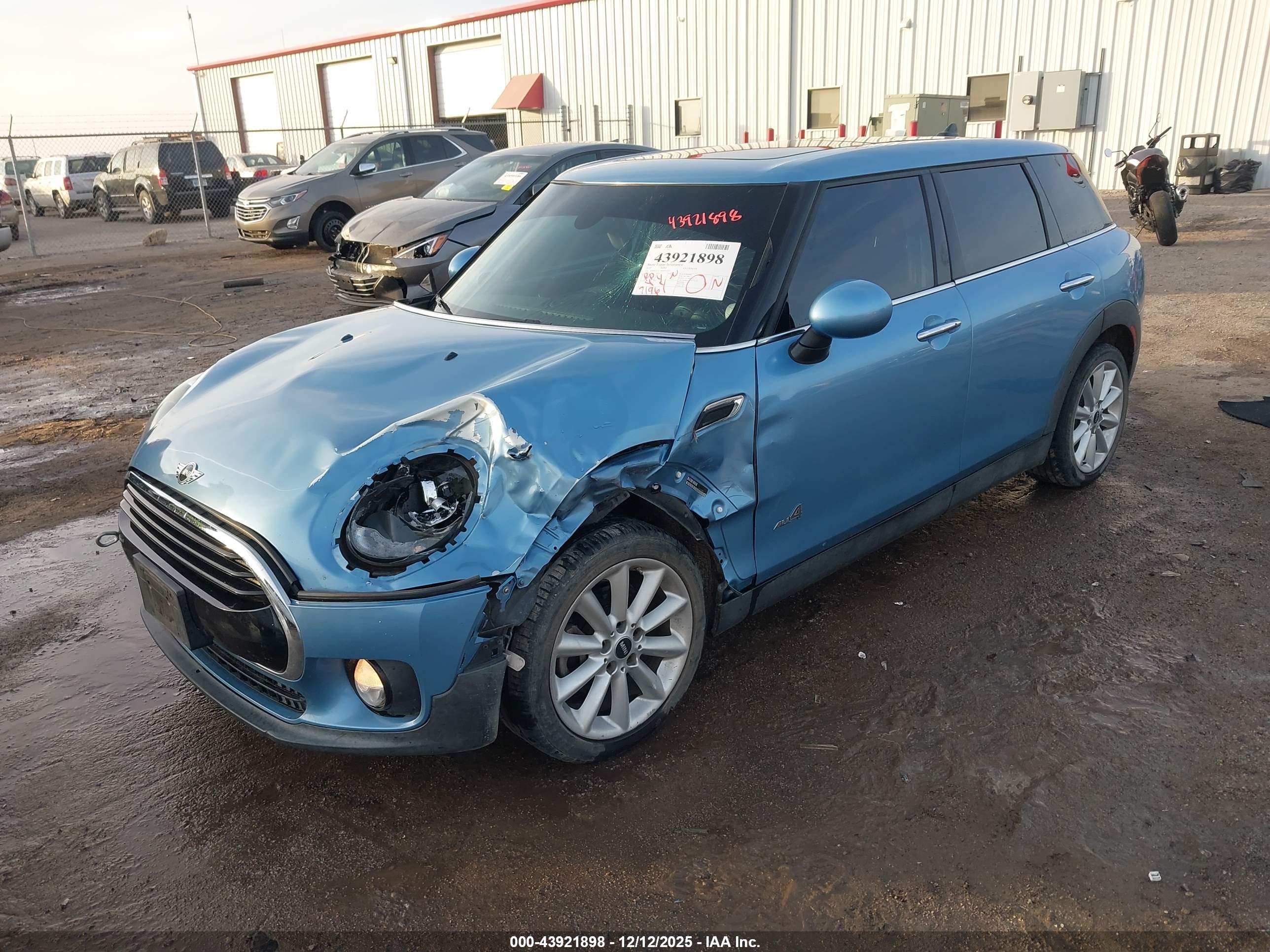 MINI CLUBMAN image 2