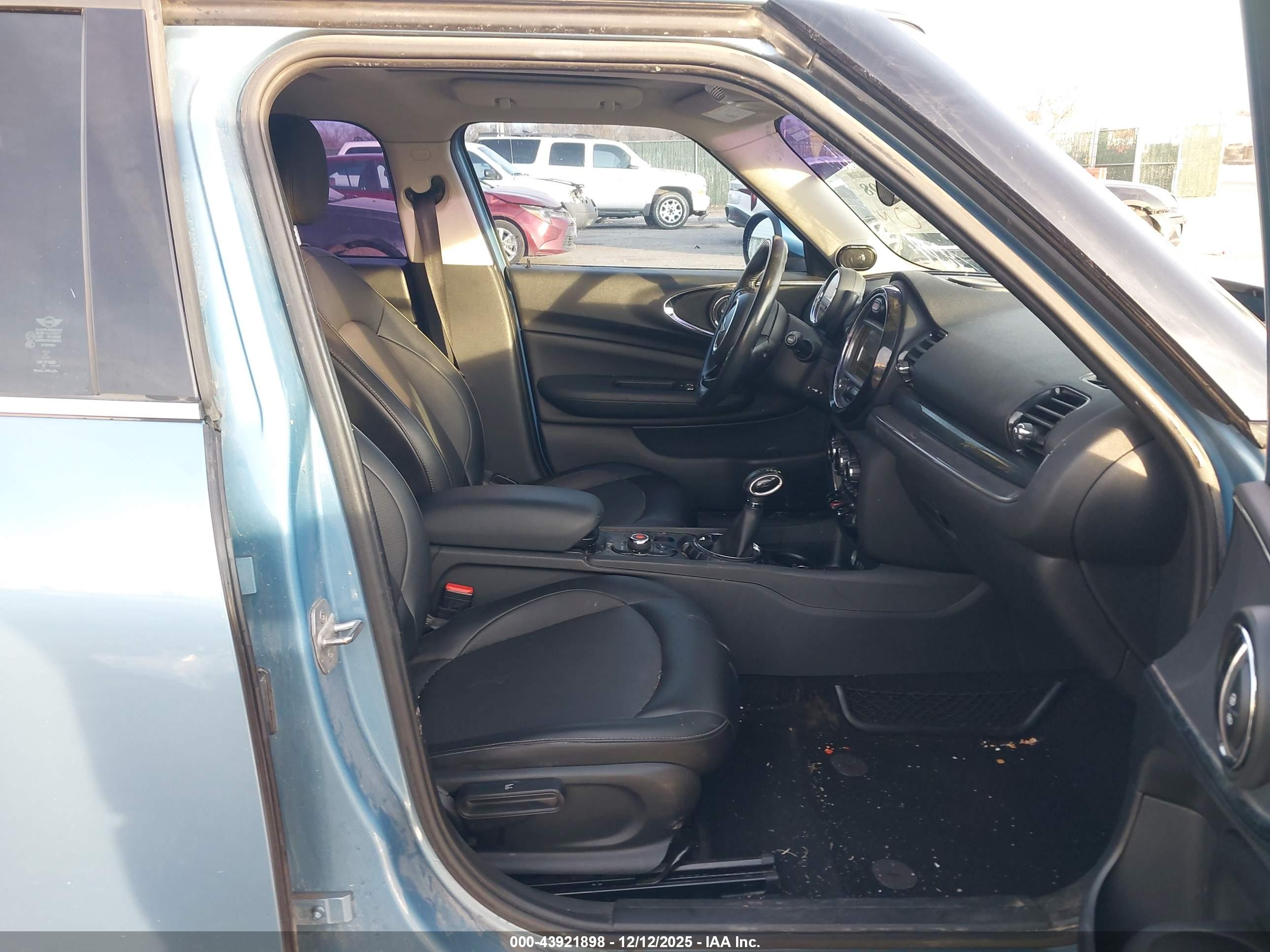 MINI CLUBMAN image 5