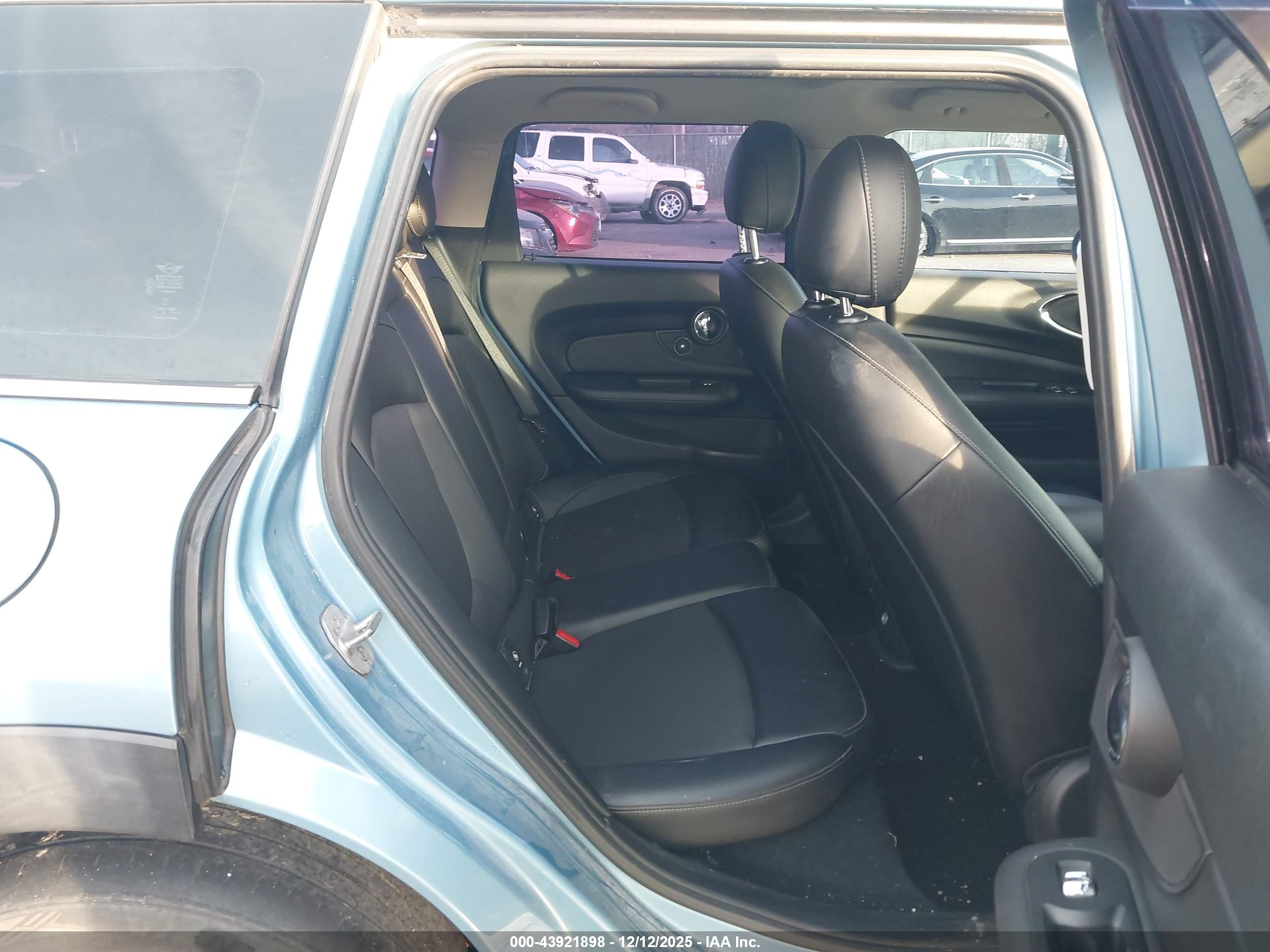 MINI CLUBMAN image 8