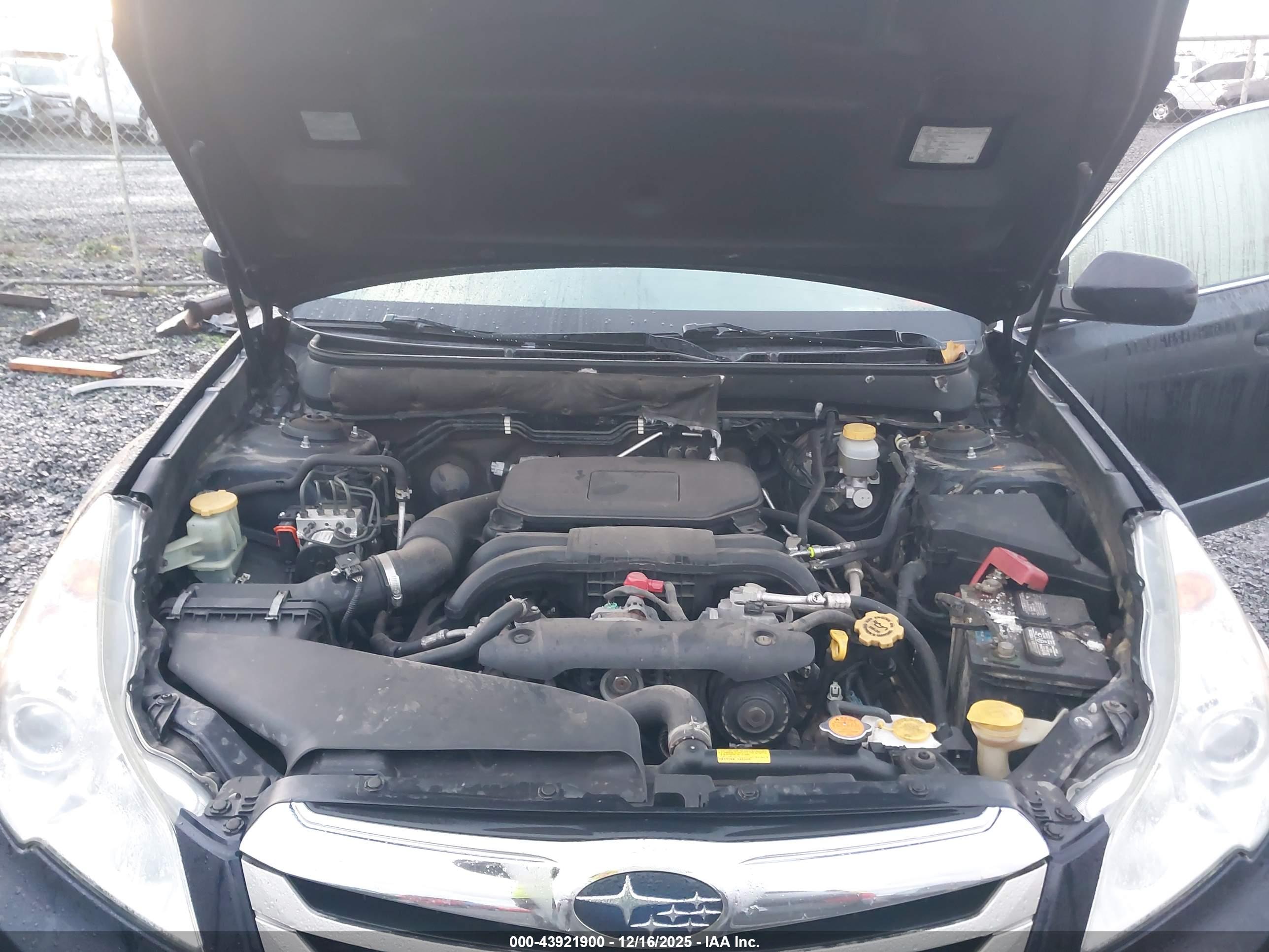 SUBARU OUTBACK image 10