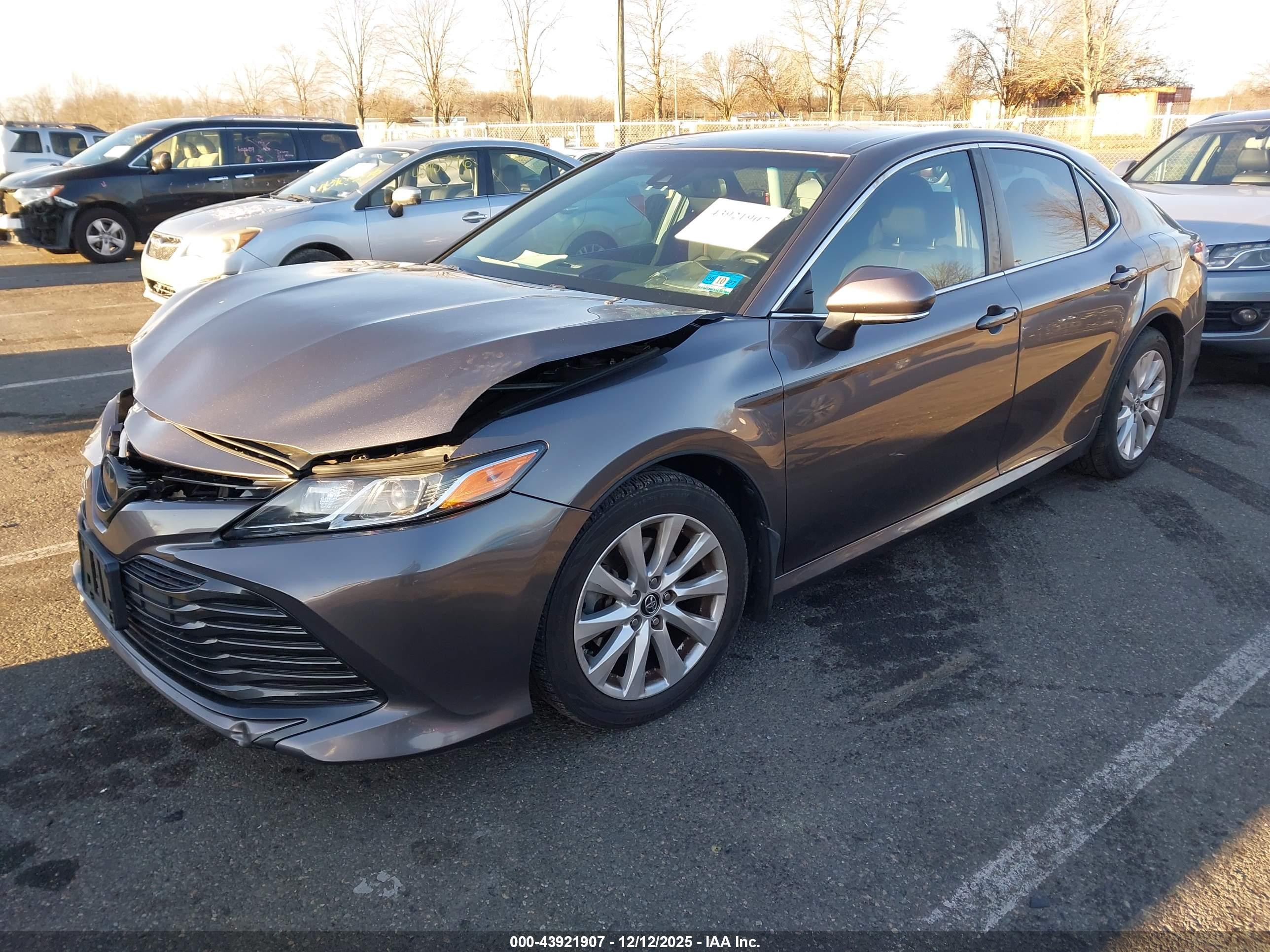 TOYOTA CAMRY image 2