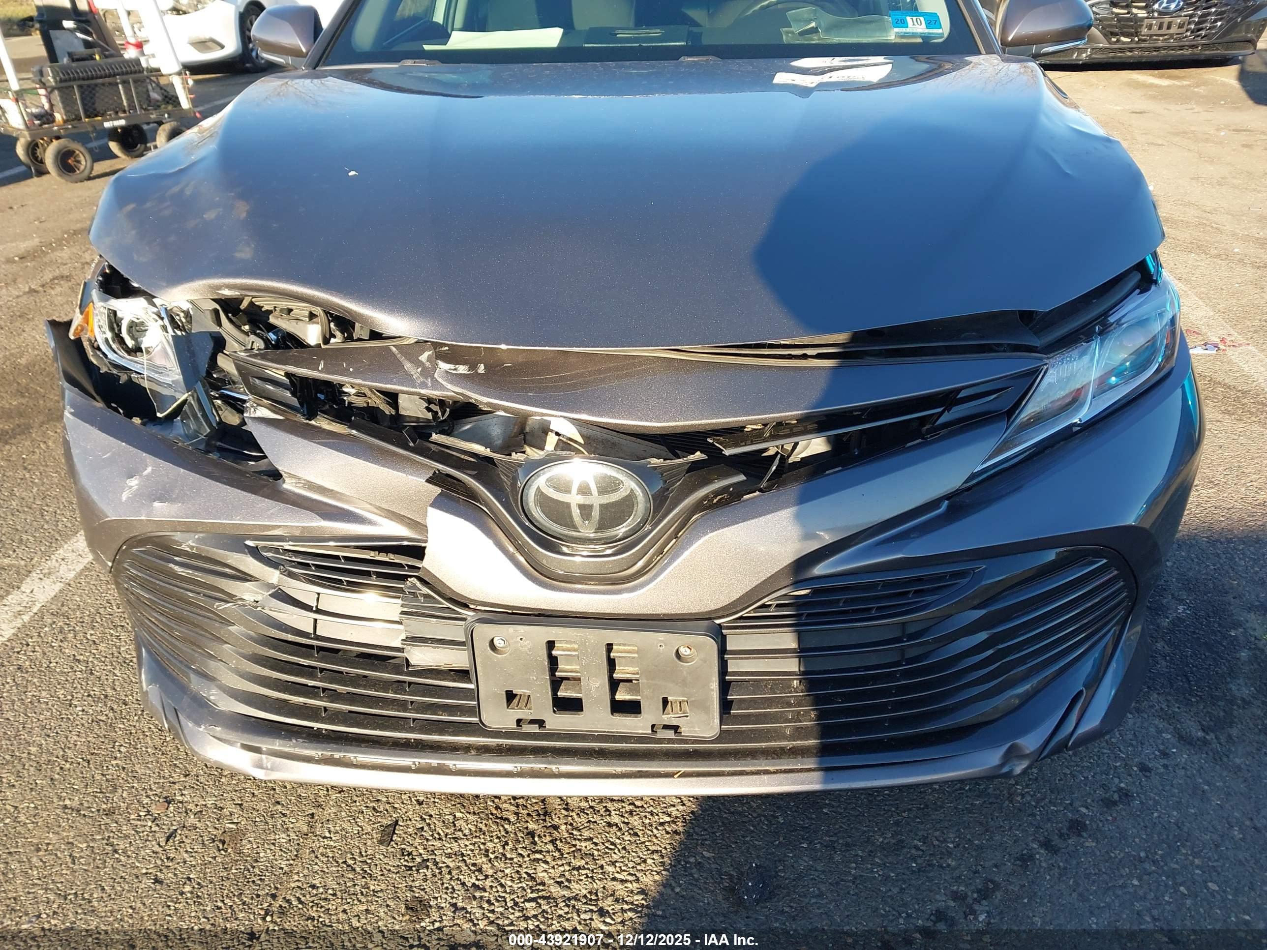 TOYOTA CAMRY image 6