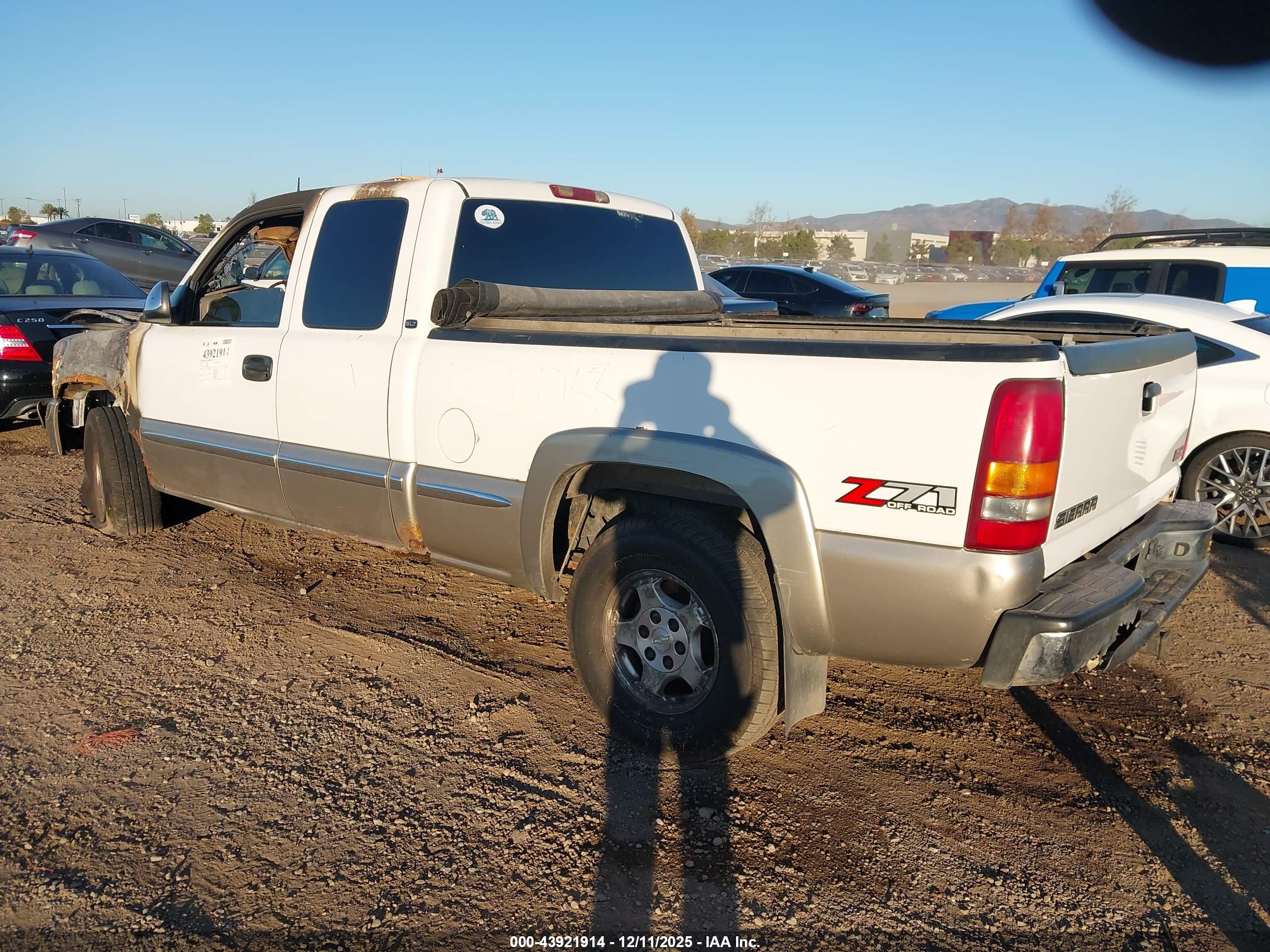 GMC SIERRA image 3