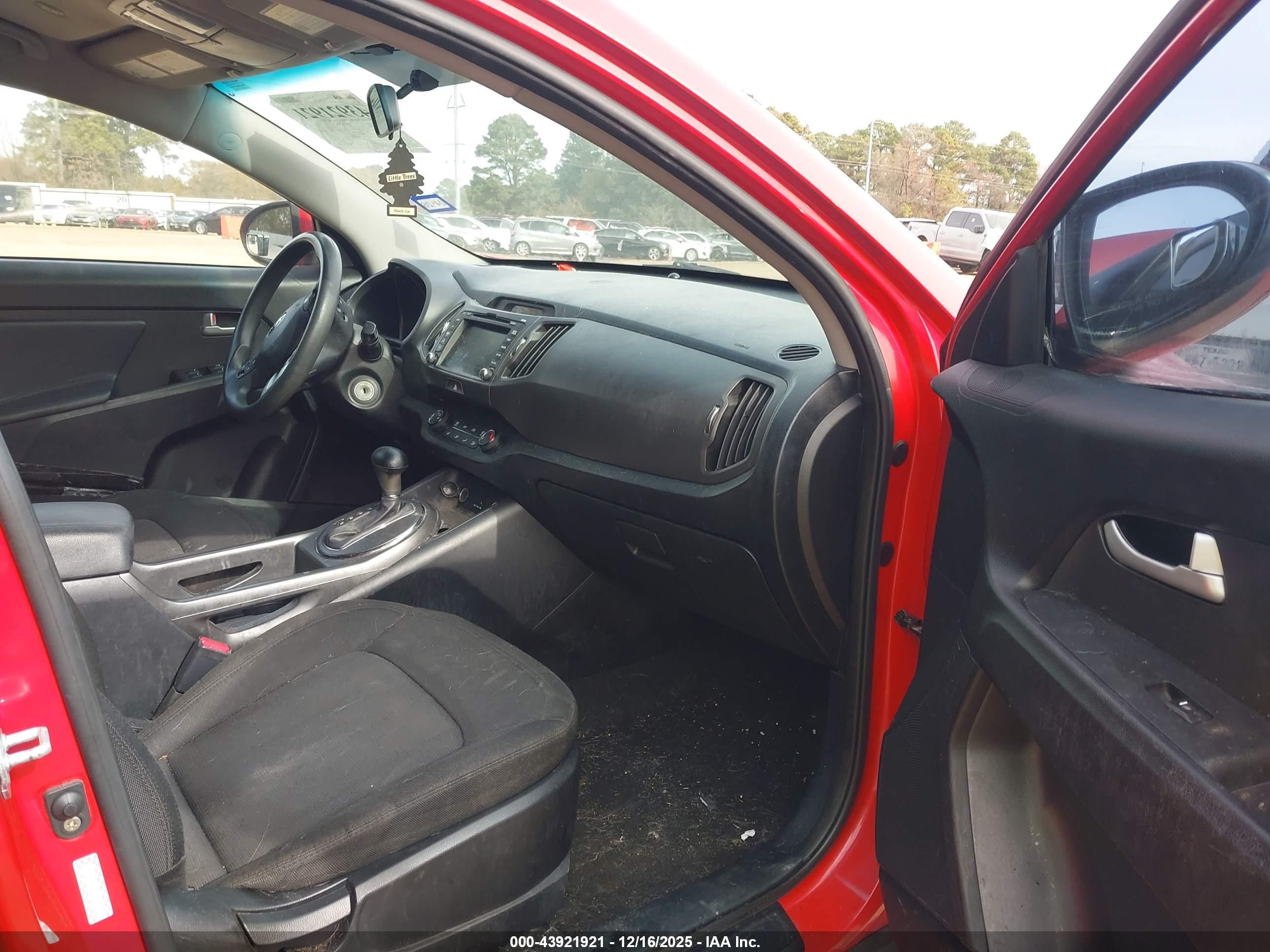 KIA SPORTAGE image 5
