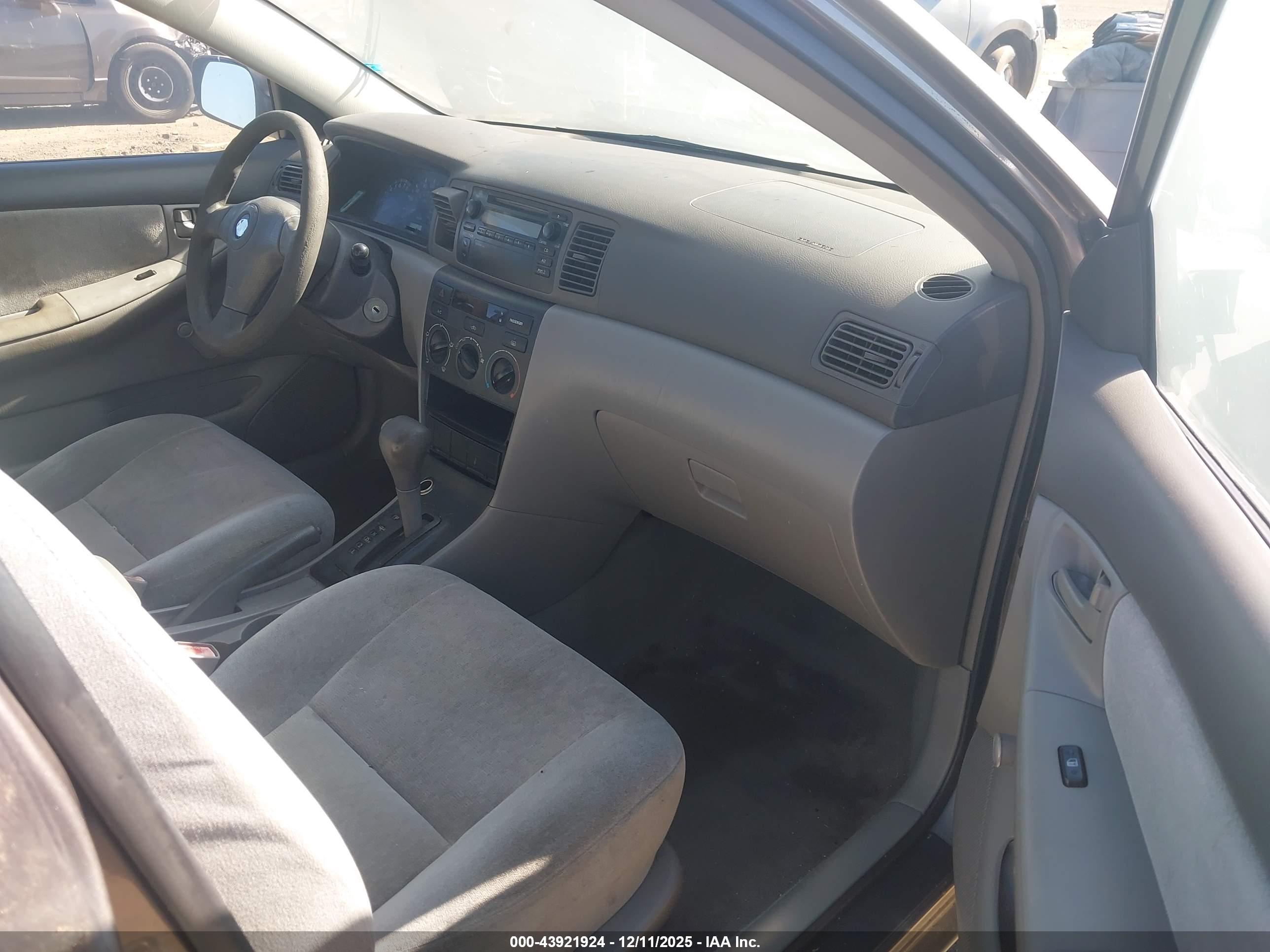 TOYOTA COROLLA image 5
