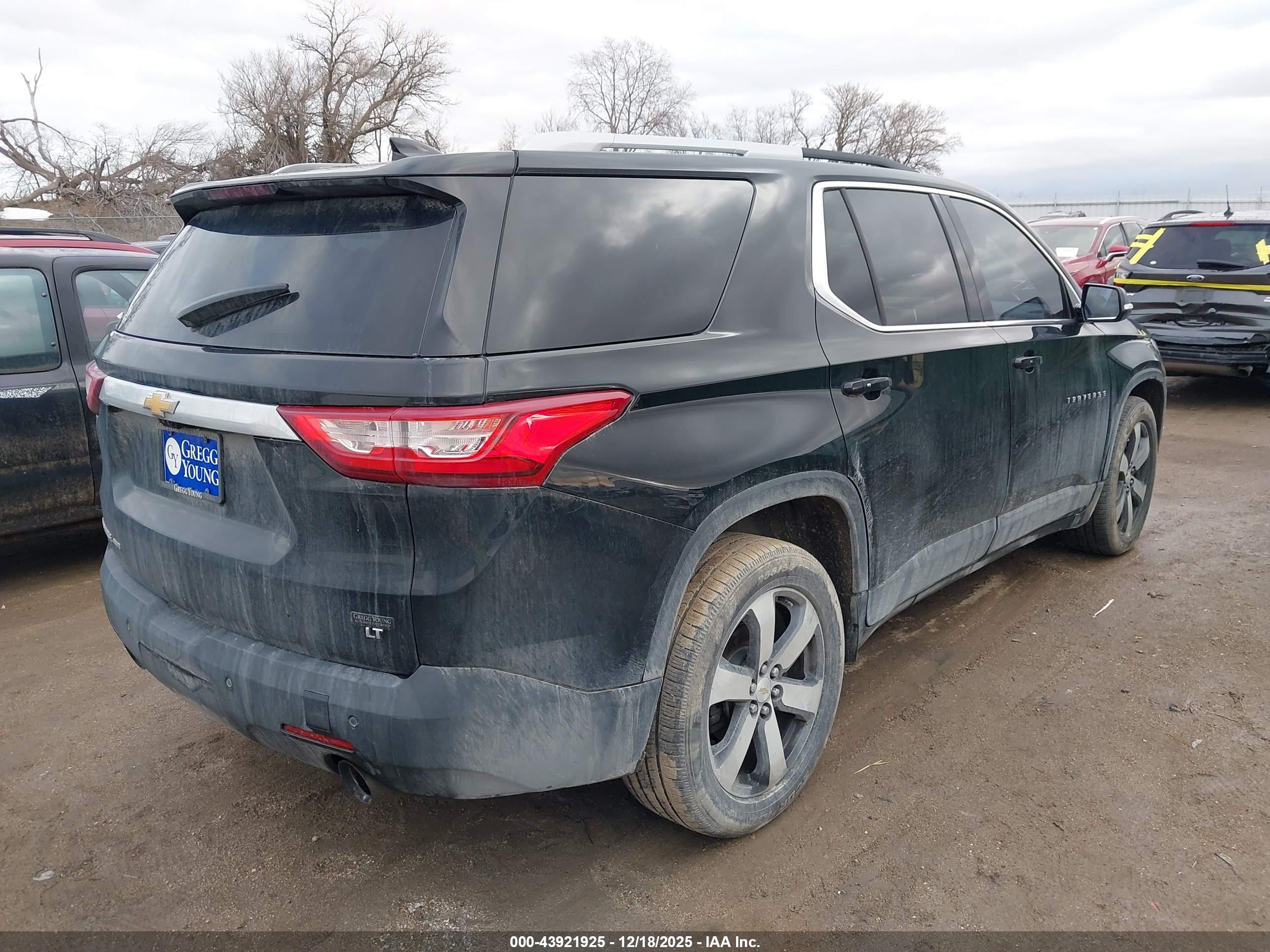 CHEVROLET TRAVERSE image 4