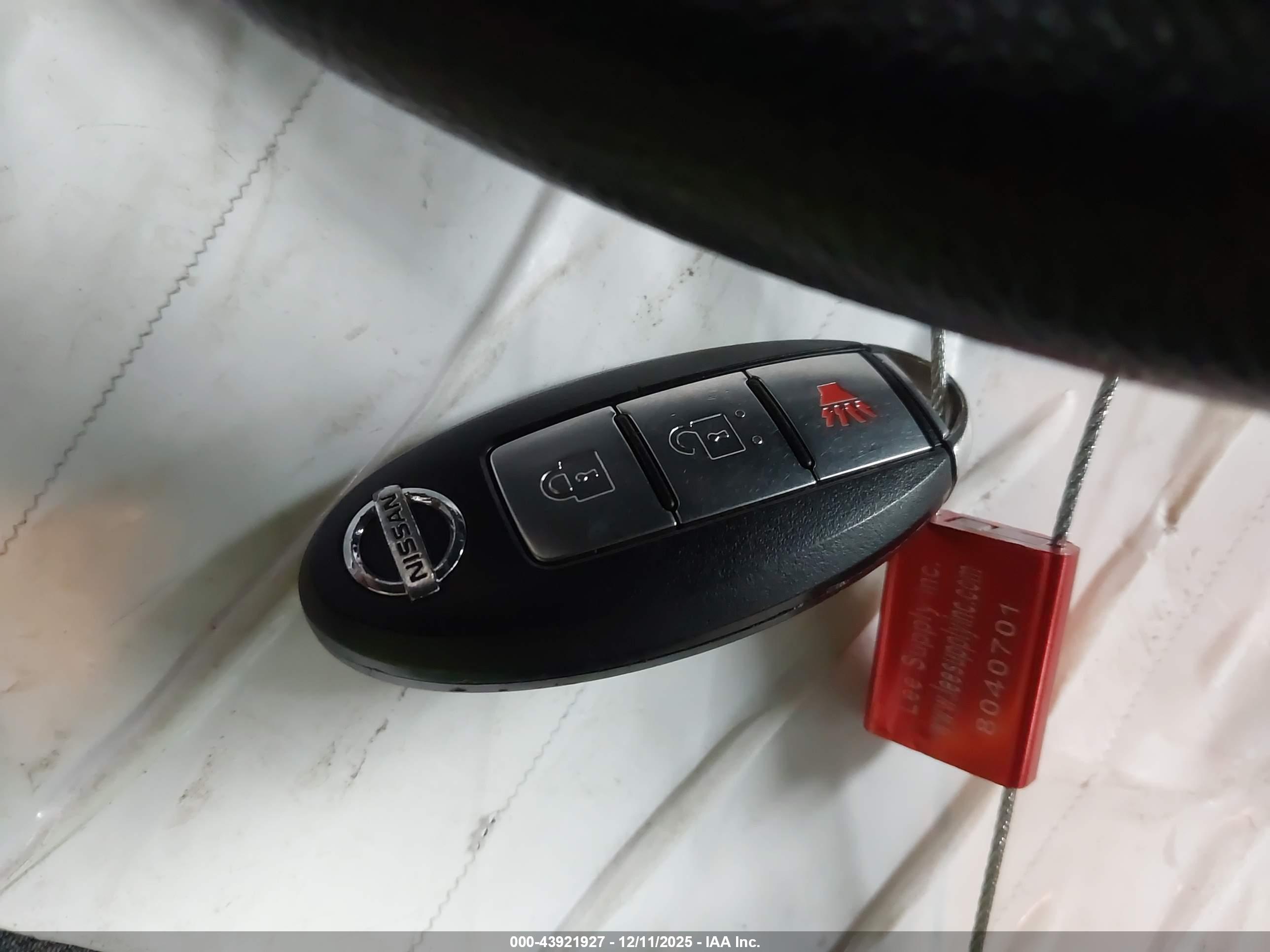 NISSAN ROGUE image 11