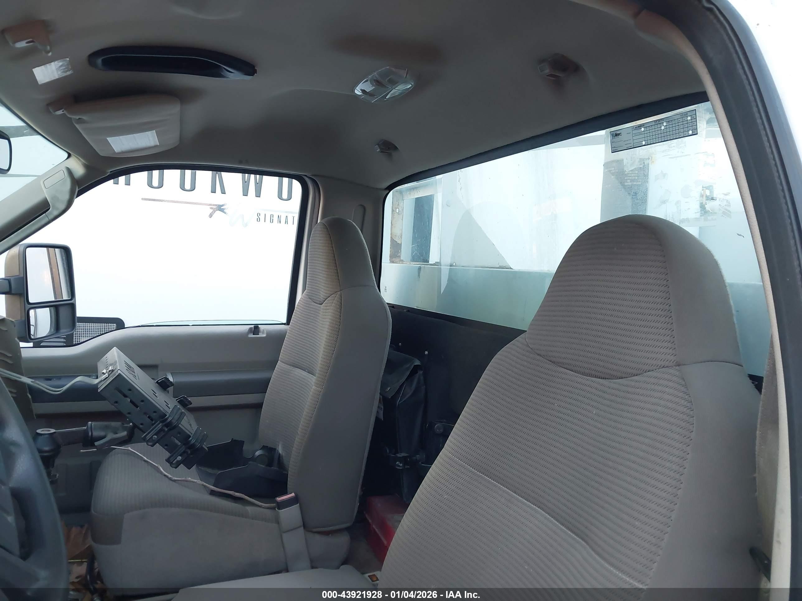 FORD F-450 image 7
