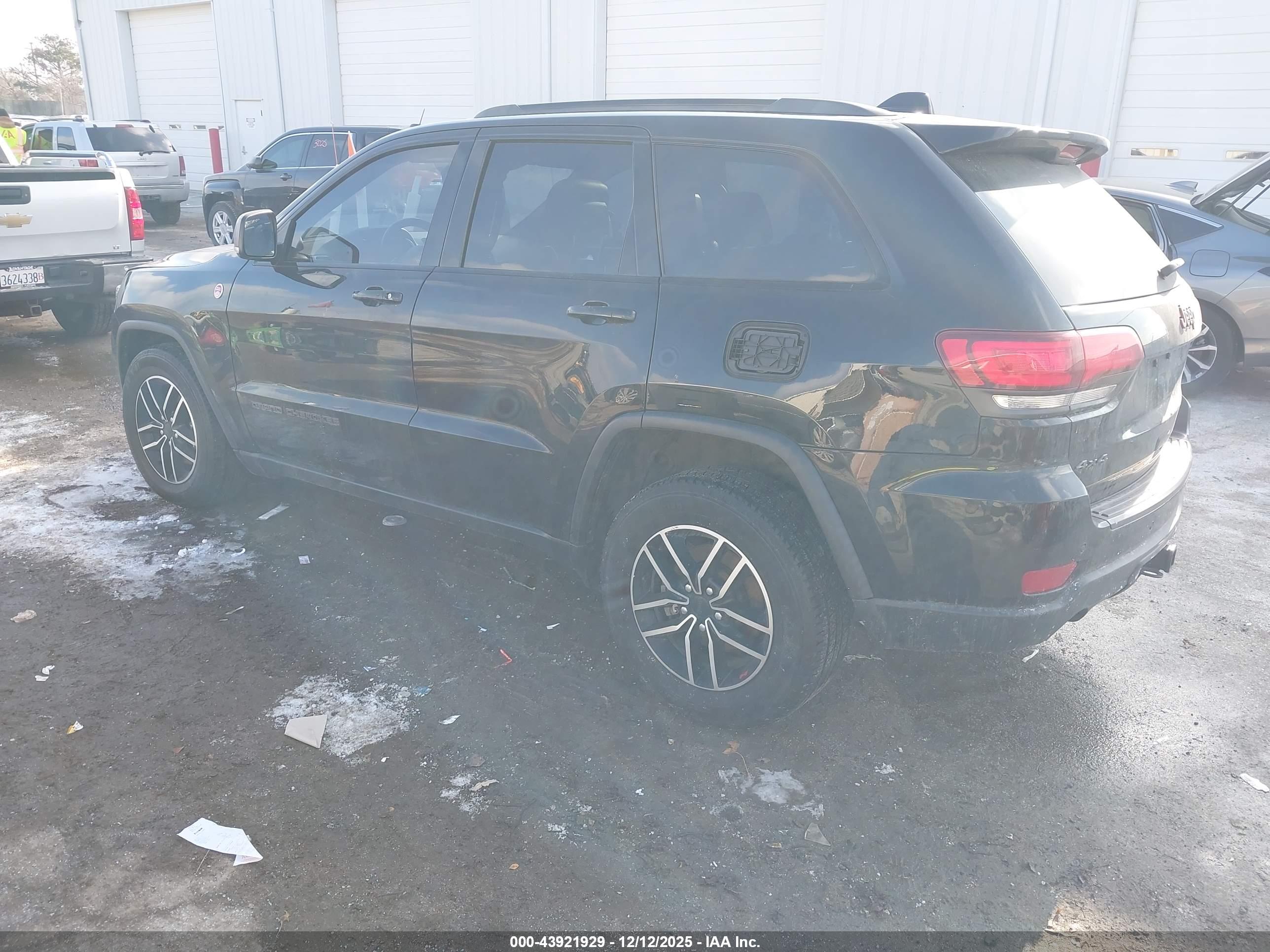 JEEP GRAND image 3