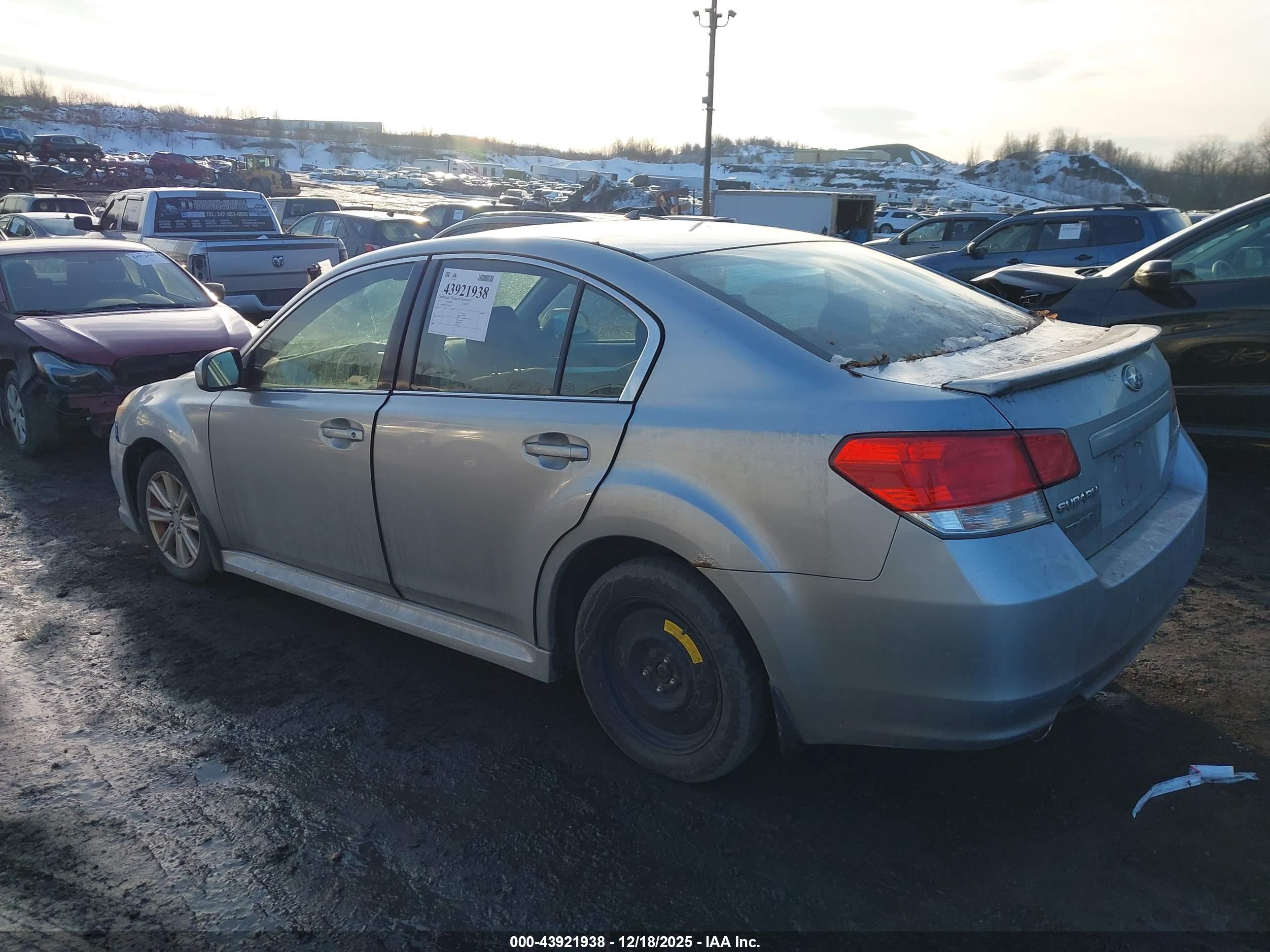 SUBARU LEGACY image 3