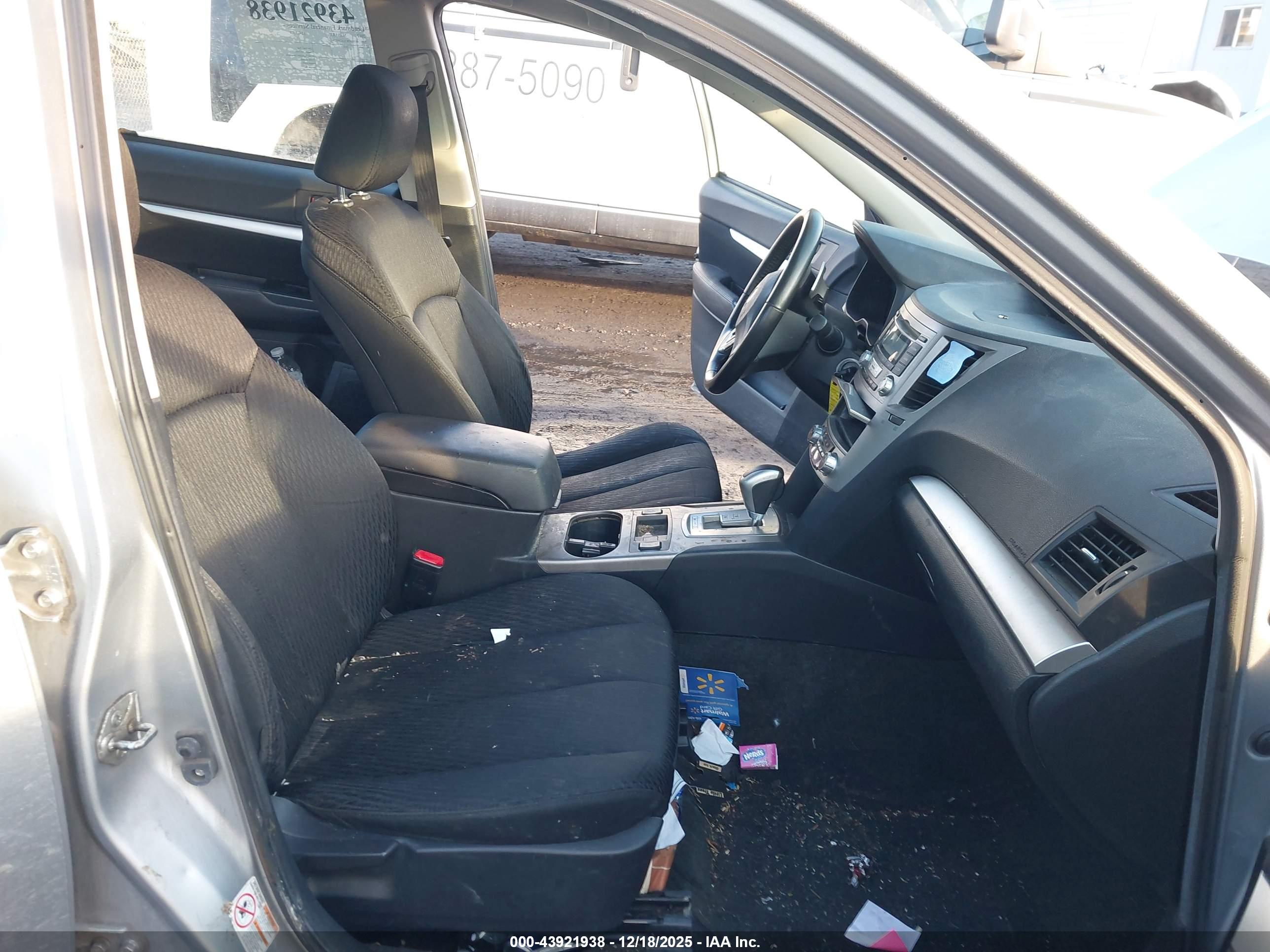 SUBARU LEGACY image 5