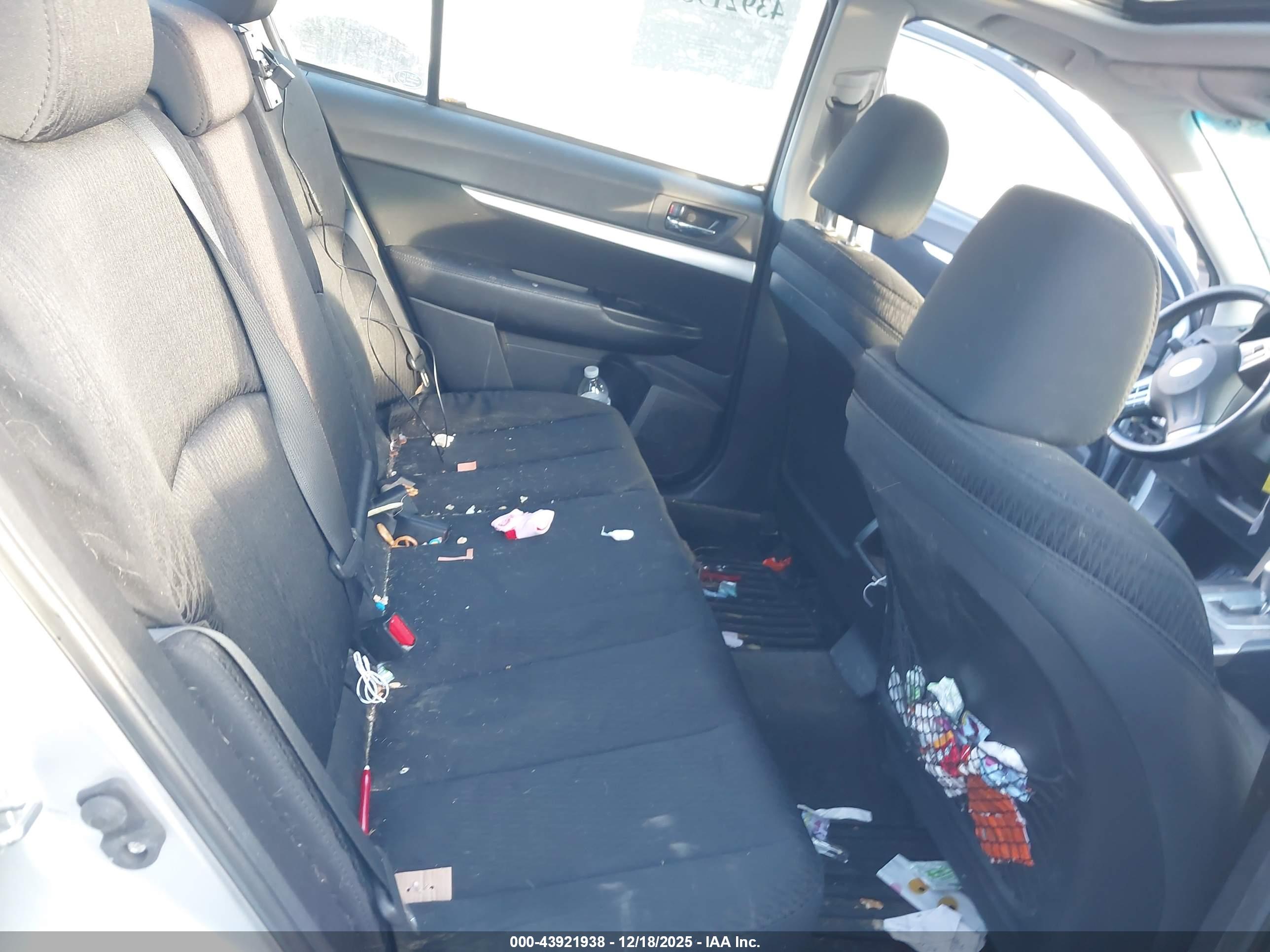 SUBARU LEGACY image 8