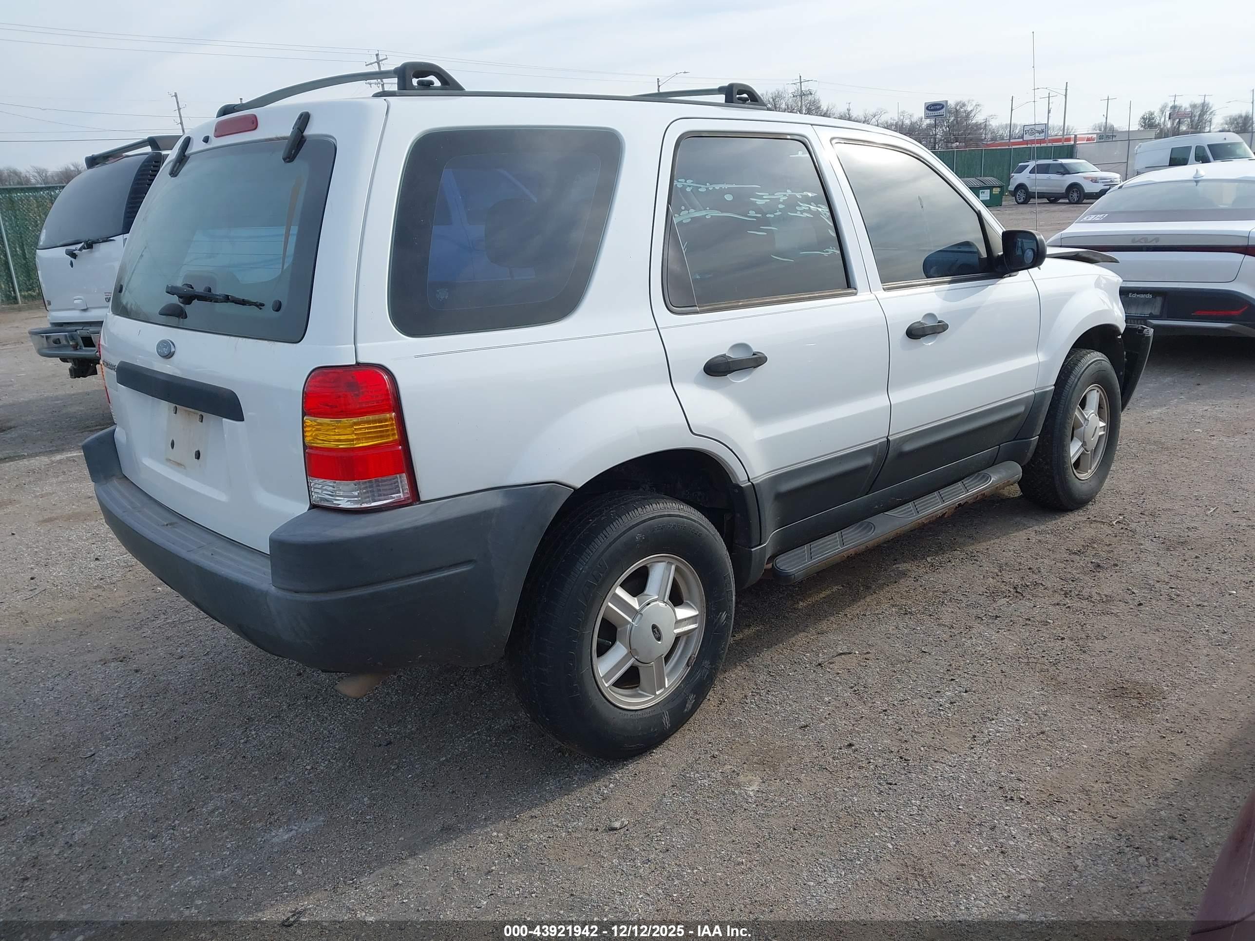 FORD ESCAPE image 4