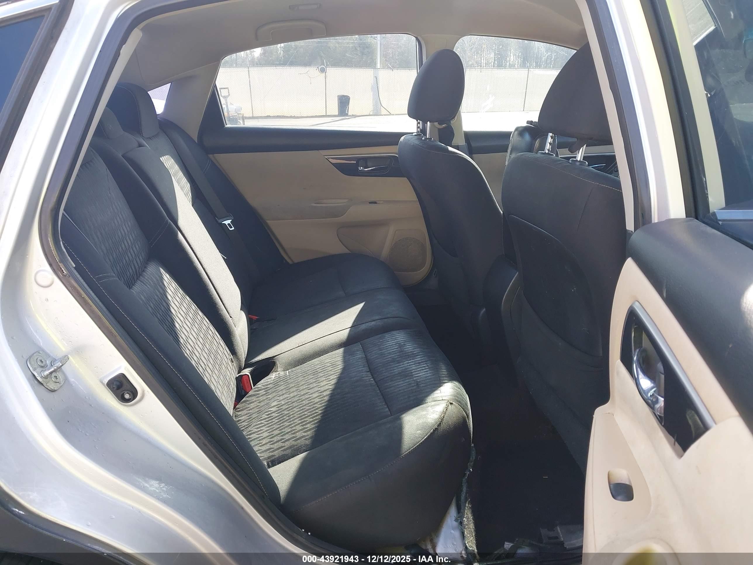 NISSAN ALTIMA image 8