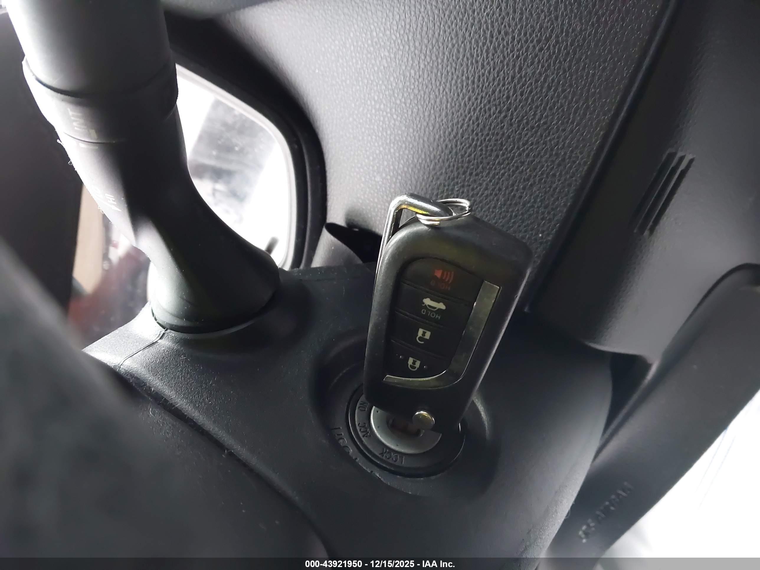 TOYOTA COROLLA image 11