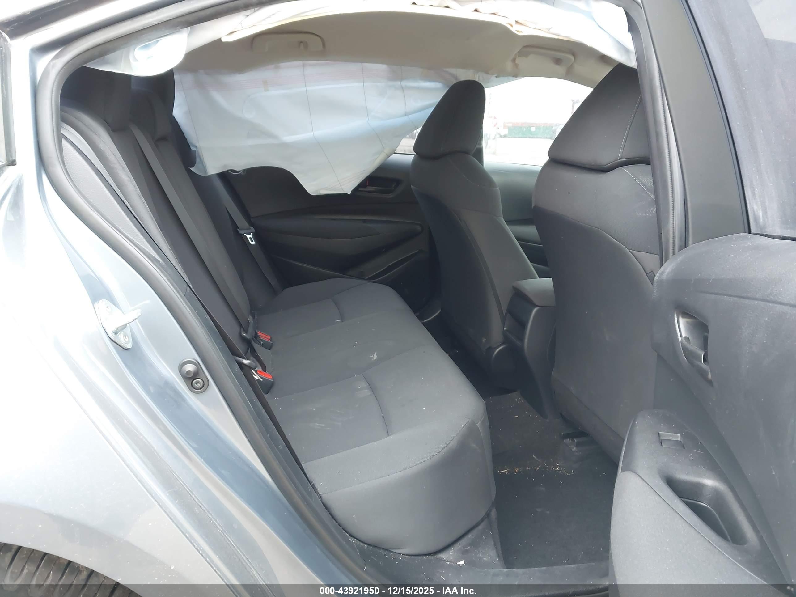 TOYOTA COROLLA image 8