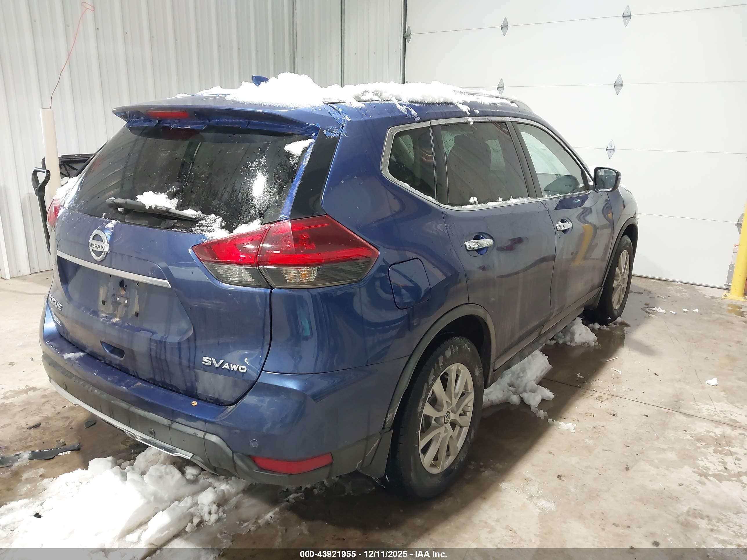 NISSAN ROGUE image 4