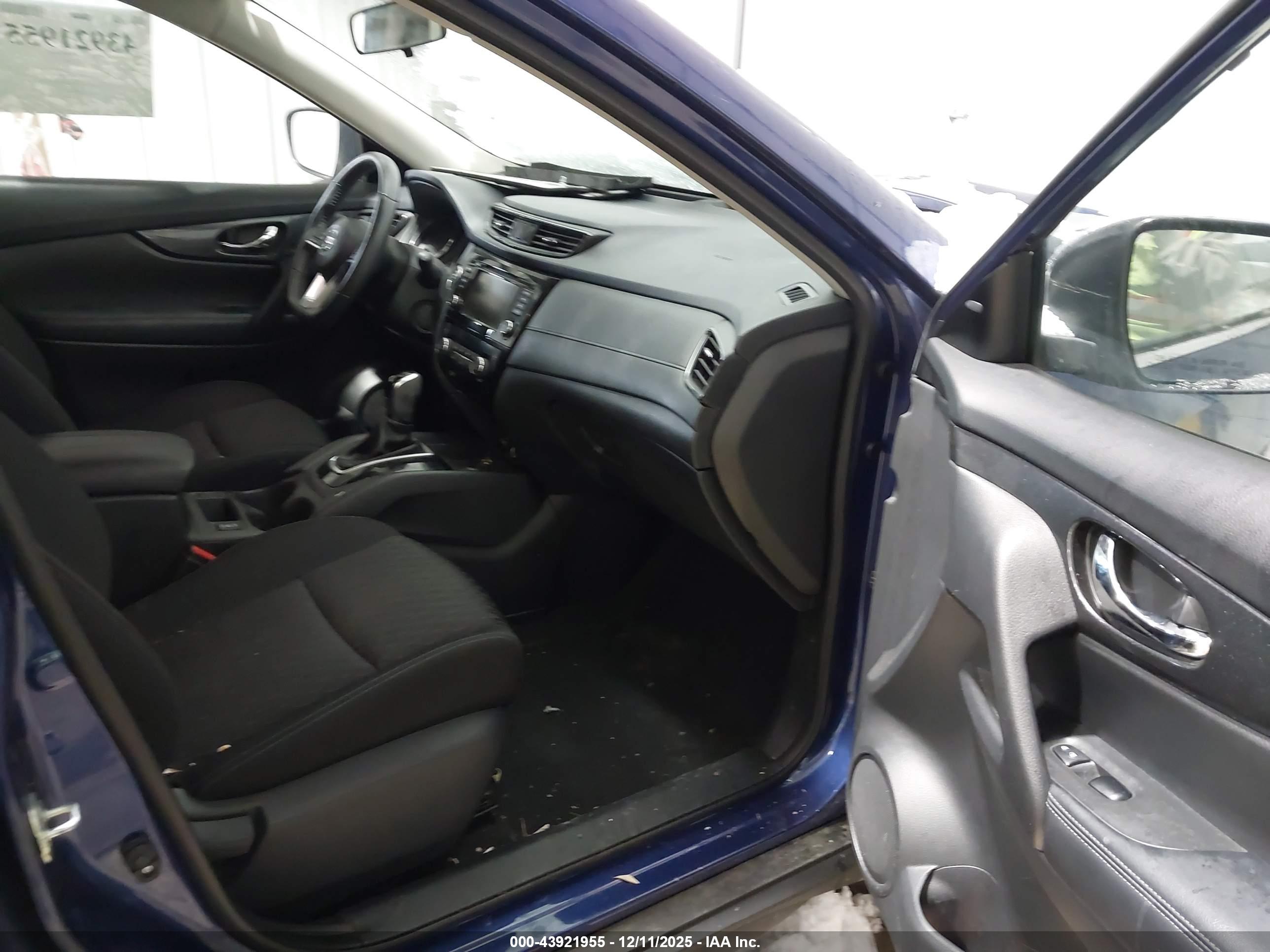 NISSAN ROGUE image 5