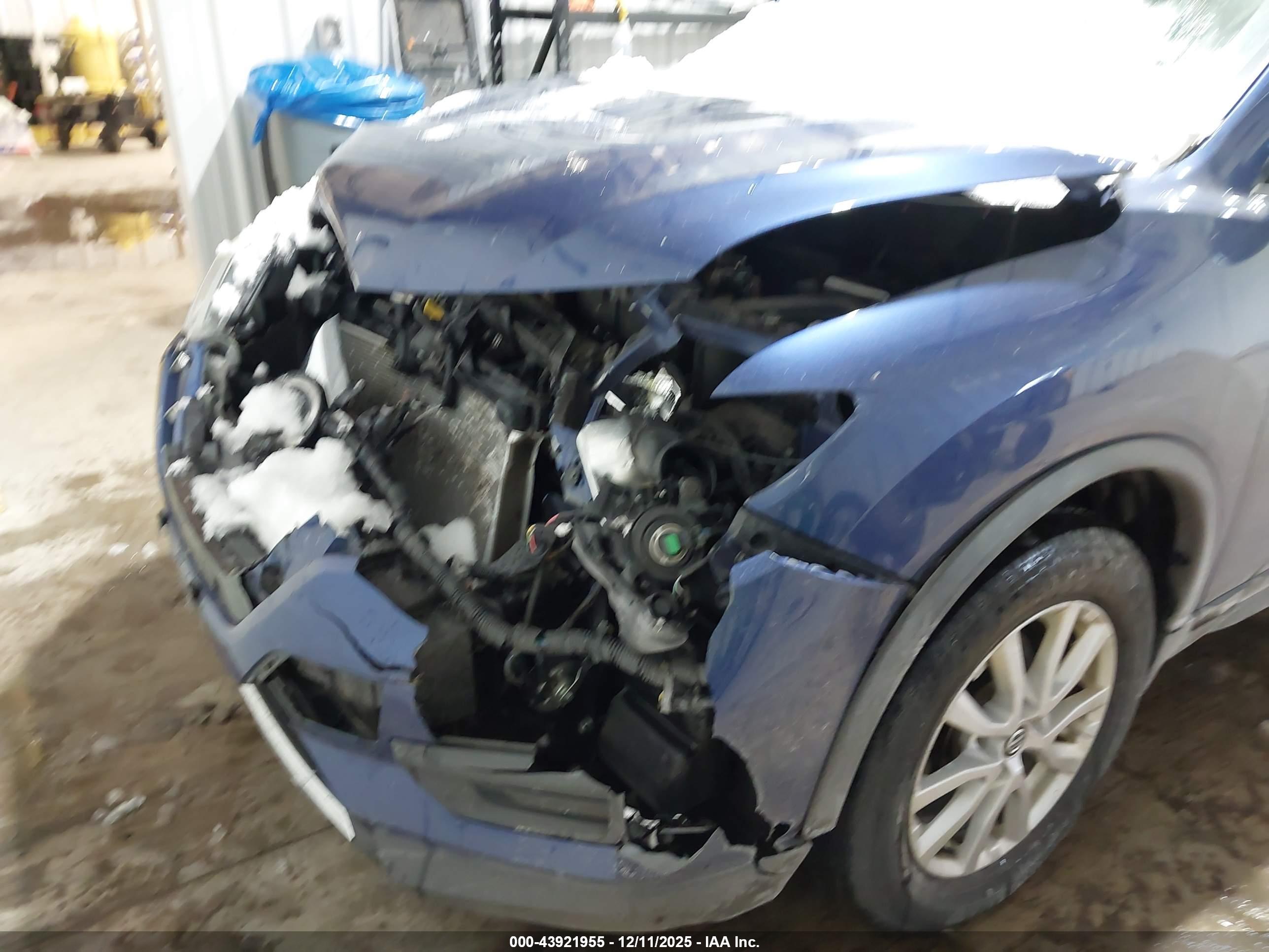 NISSAN ROGUE image 6