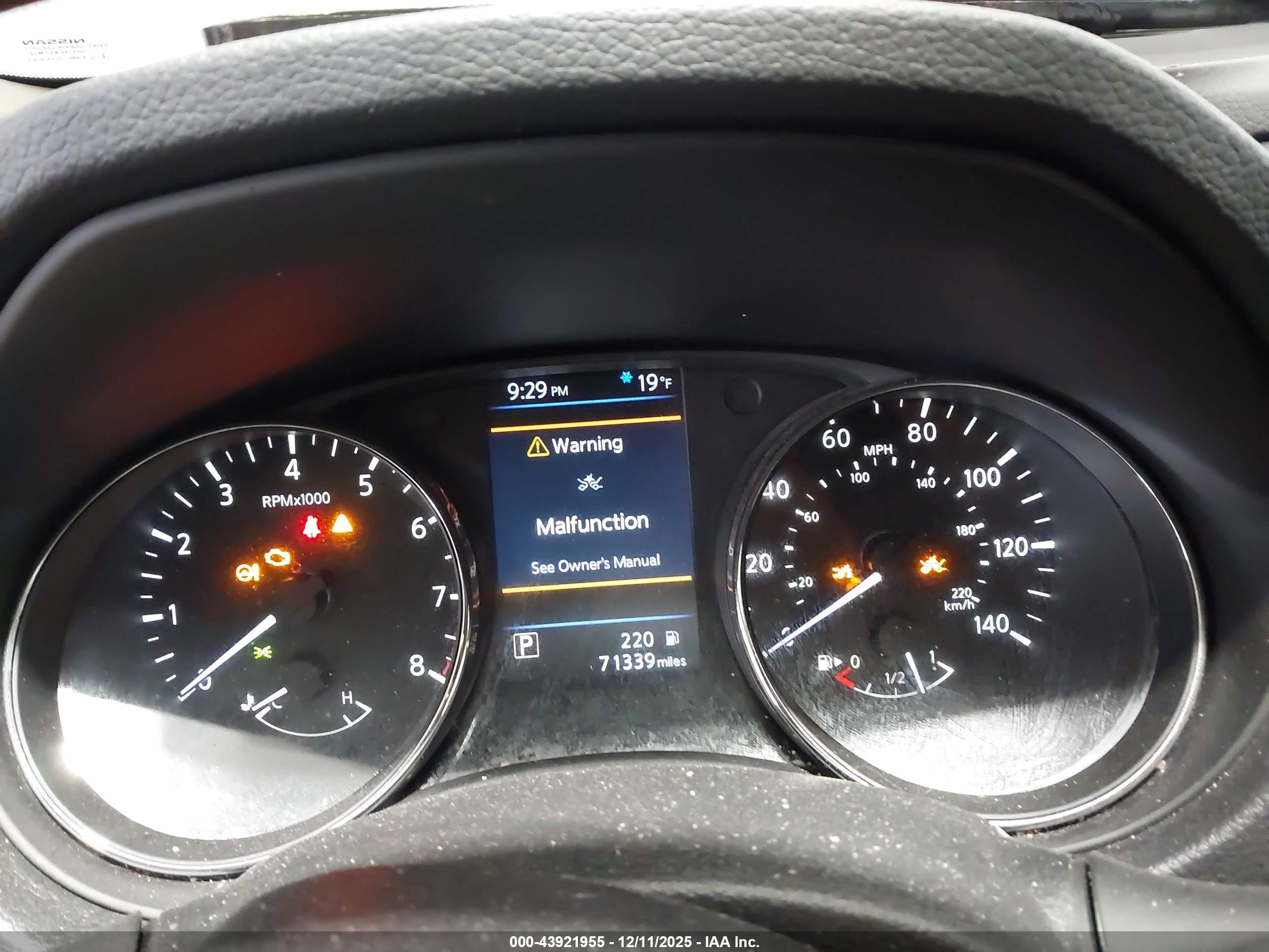 NISSAN ROGUE image 7