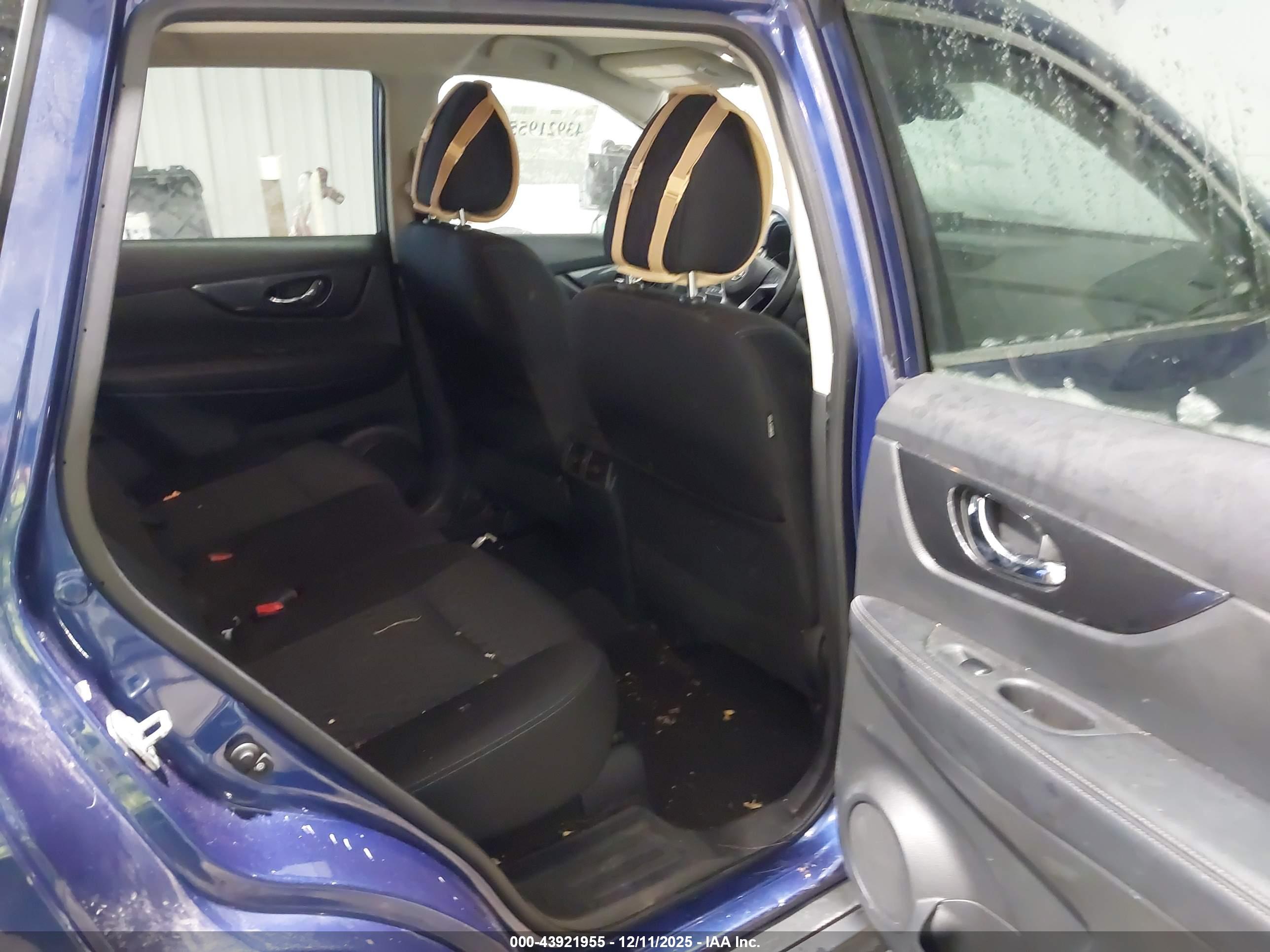 NISSAN ROGUE image 8