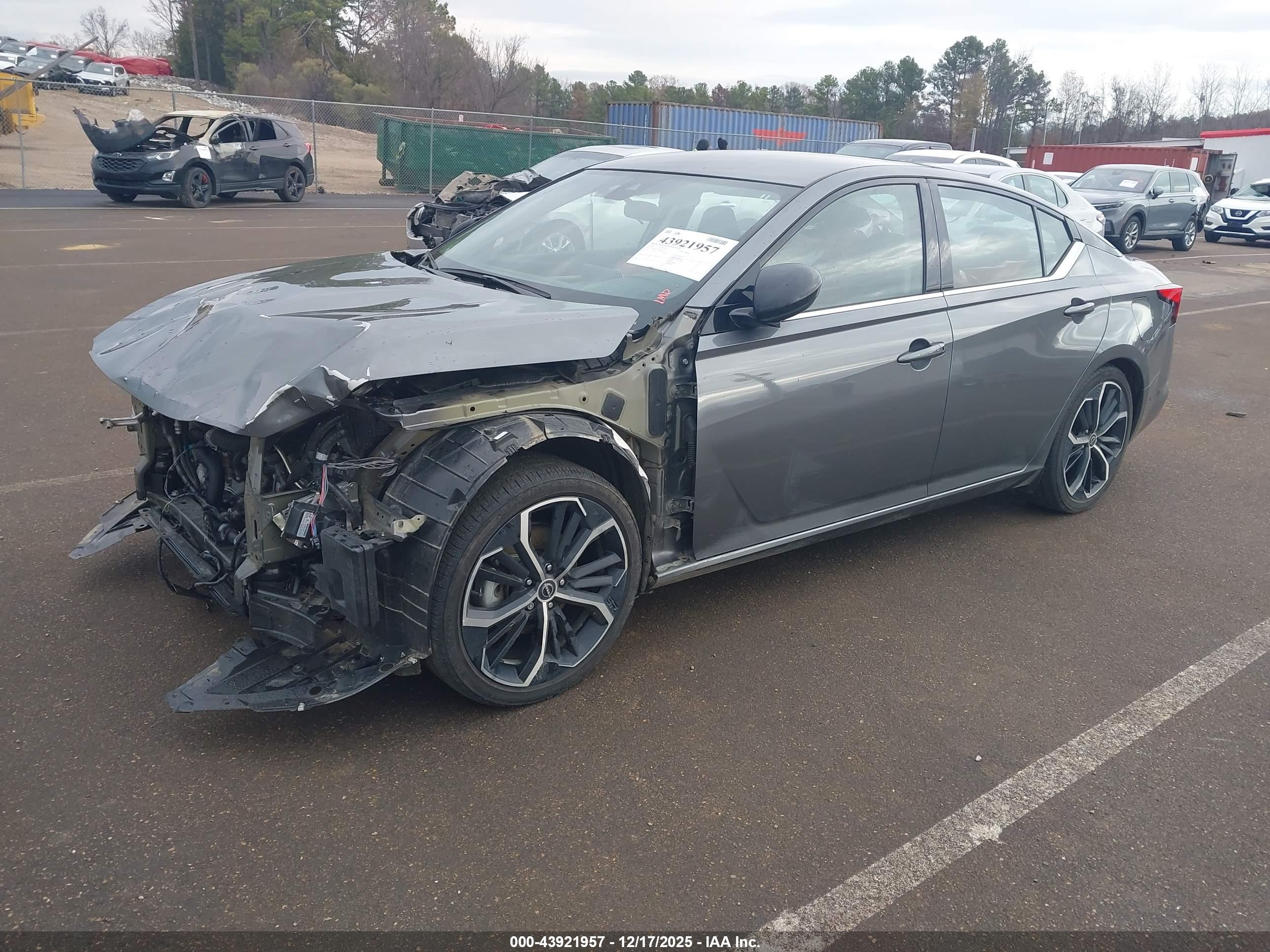 NISSAN ALTIMA image 2