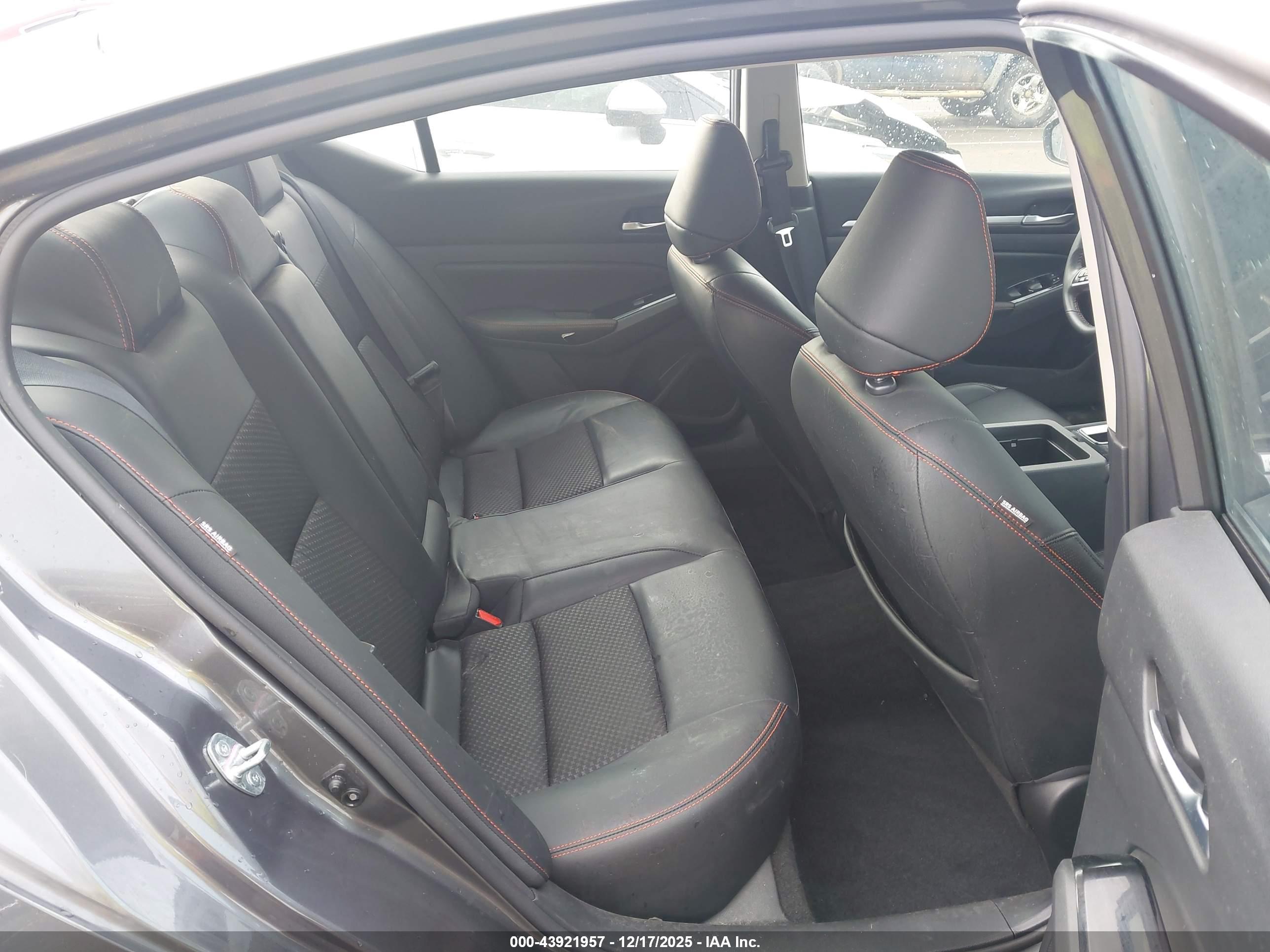 NISSAN ALTIMA image 8