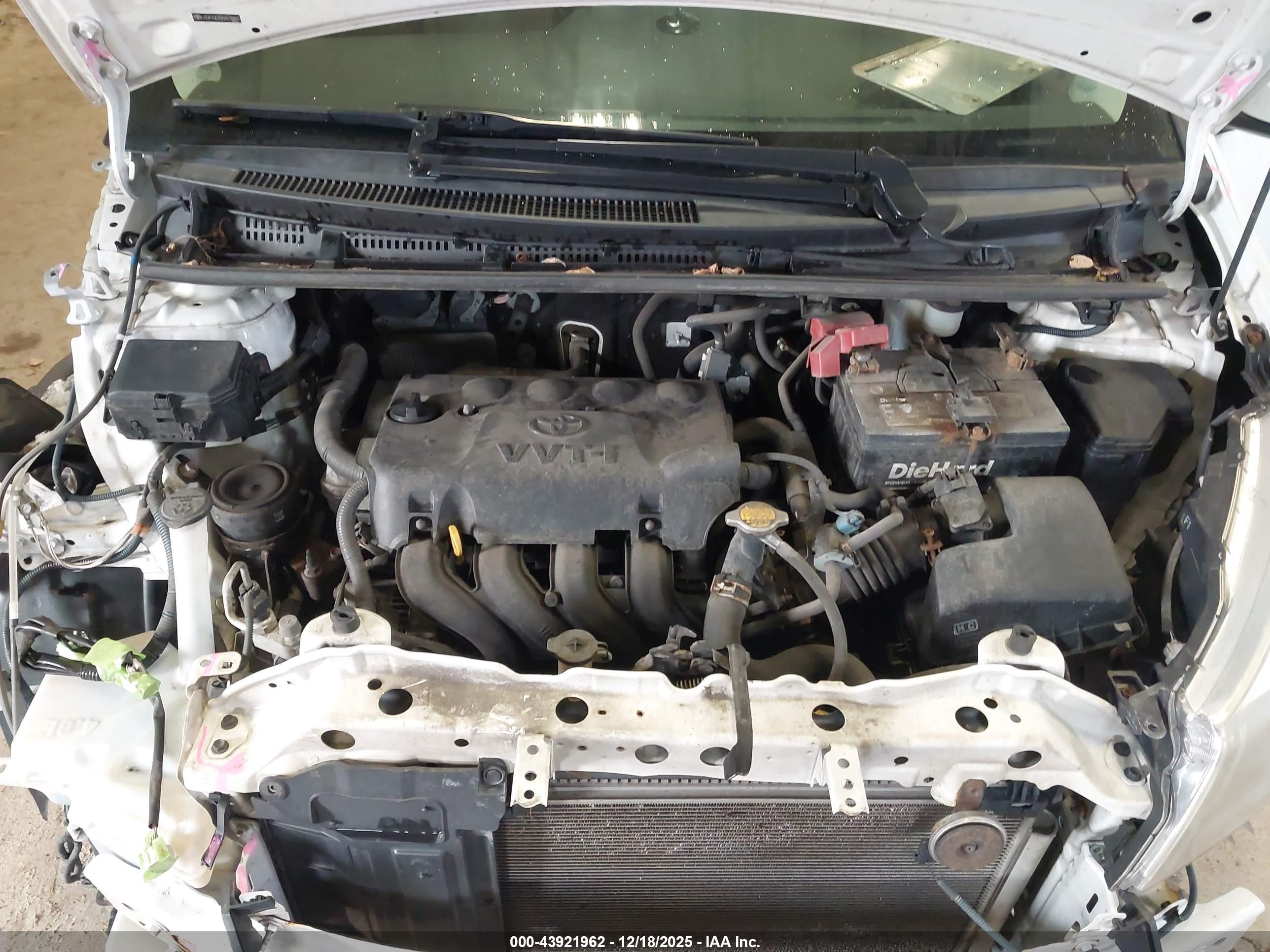 TOYOTA YARIS image 10