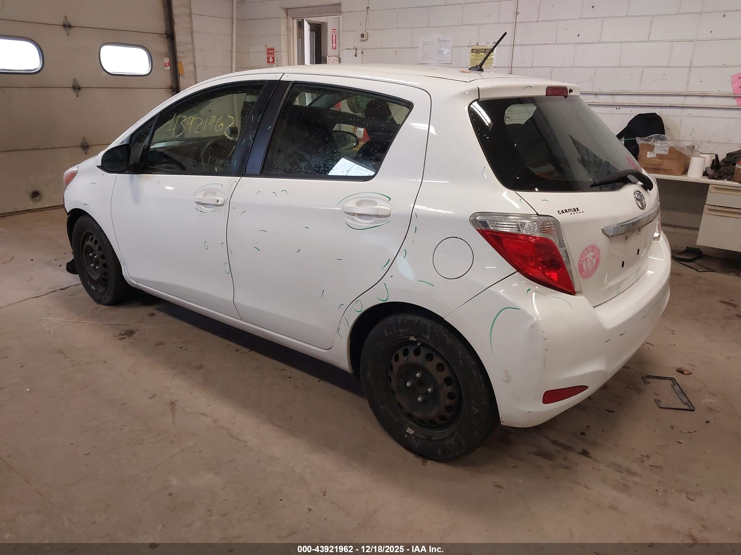 TOYOTA YARIS image 3