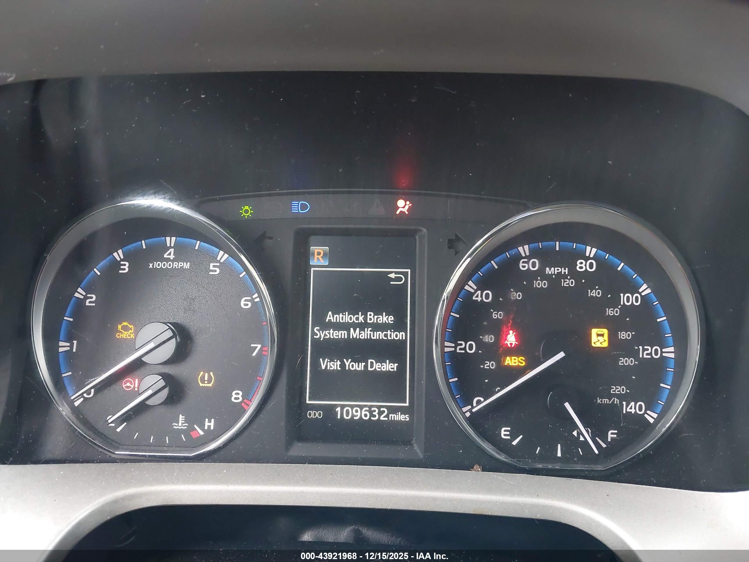 TOYOTA RAV4 image 7