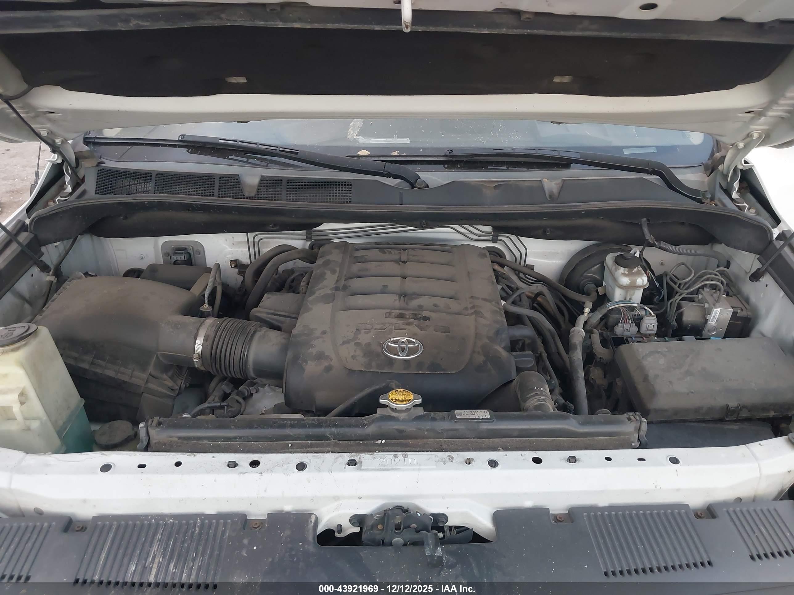 TOYOTA TUNDRA image 10