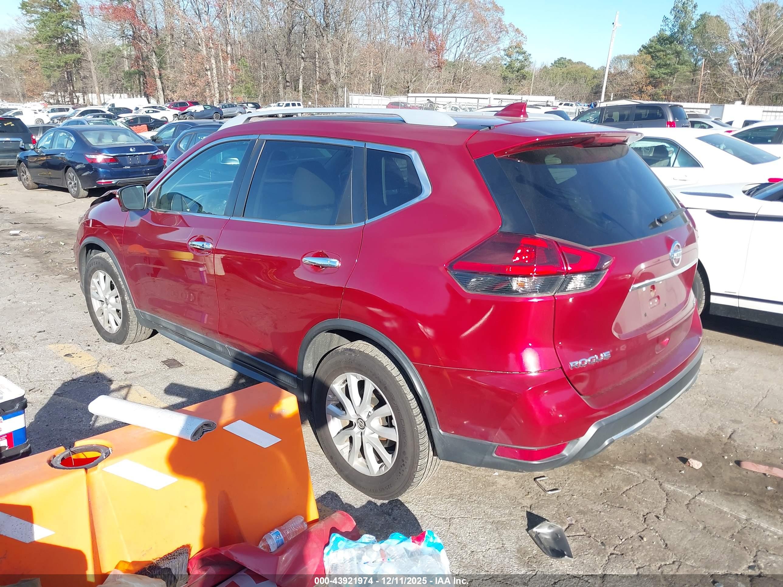 NISSAN ROGUE image 3