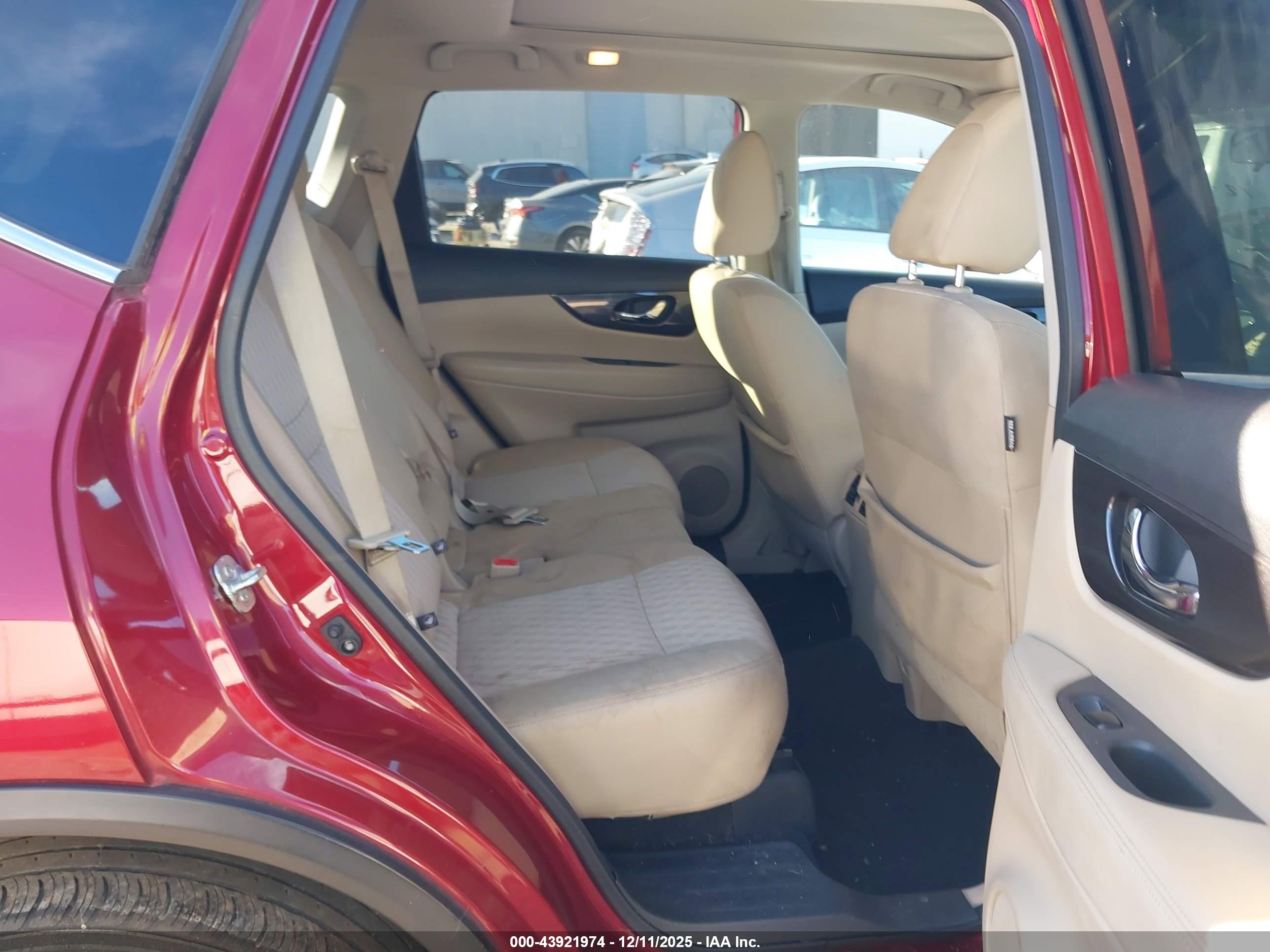 NISSAN ROGUE image 8