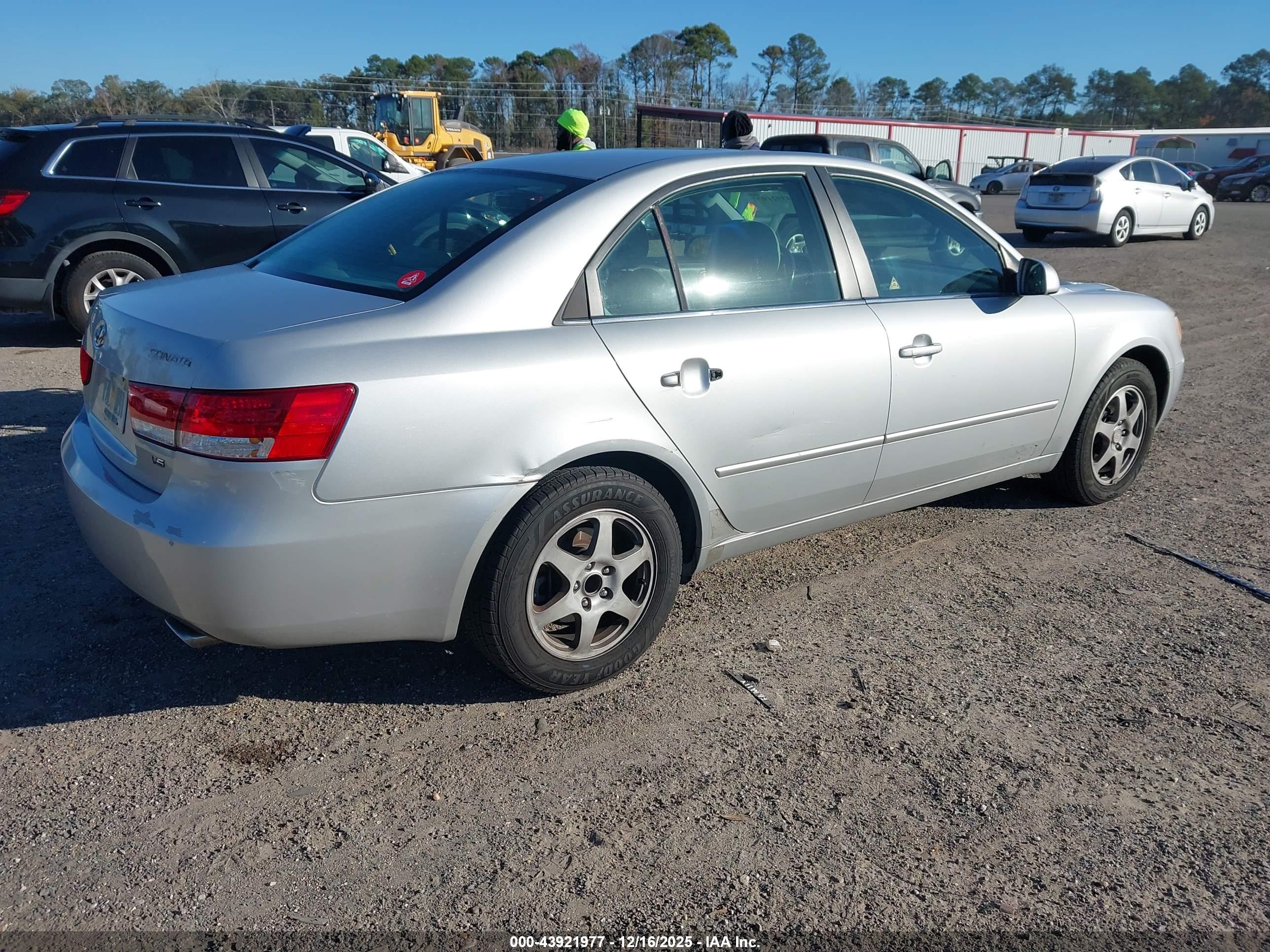 HYUNDAI SONATA image 4