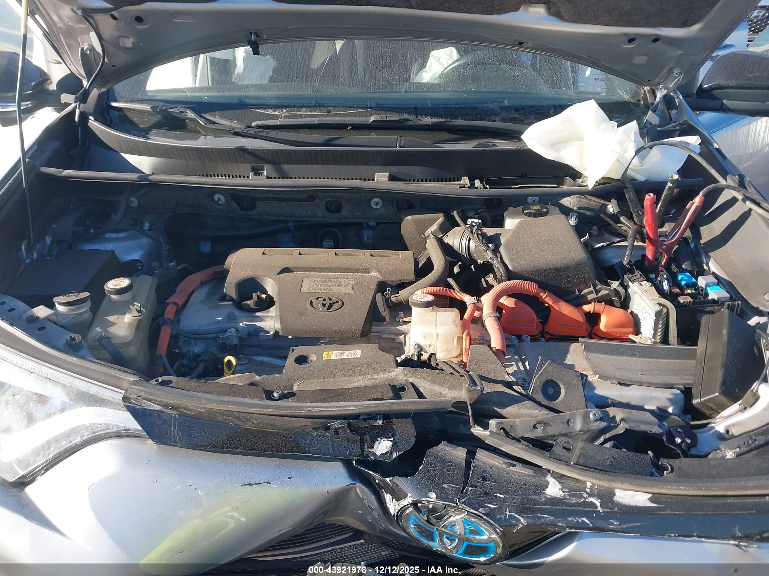 TOYOTA RAV4 image 10