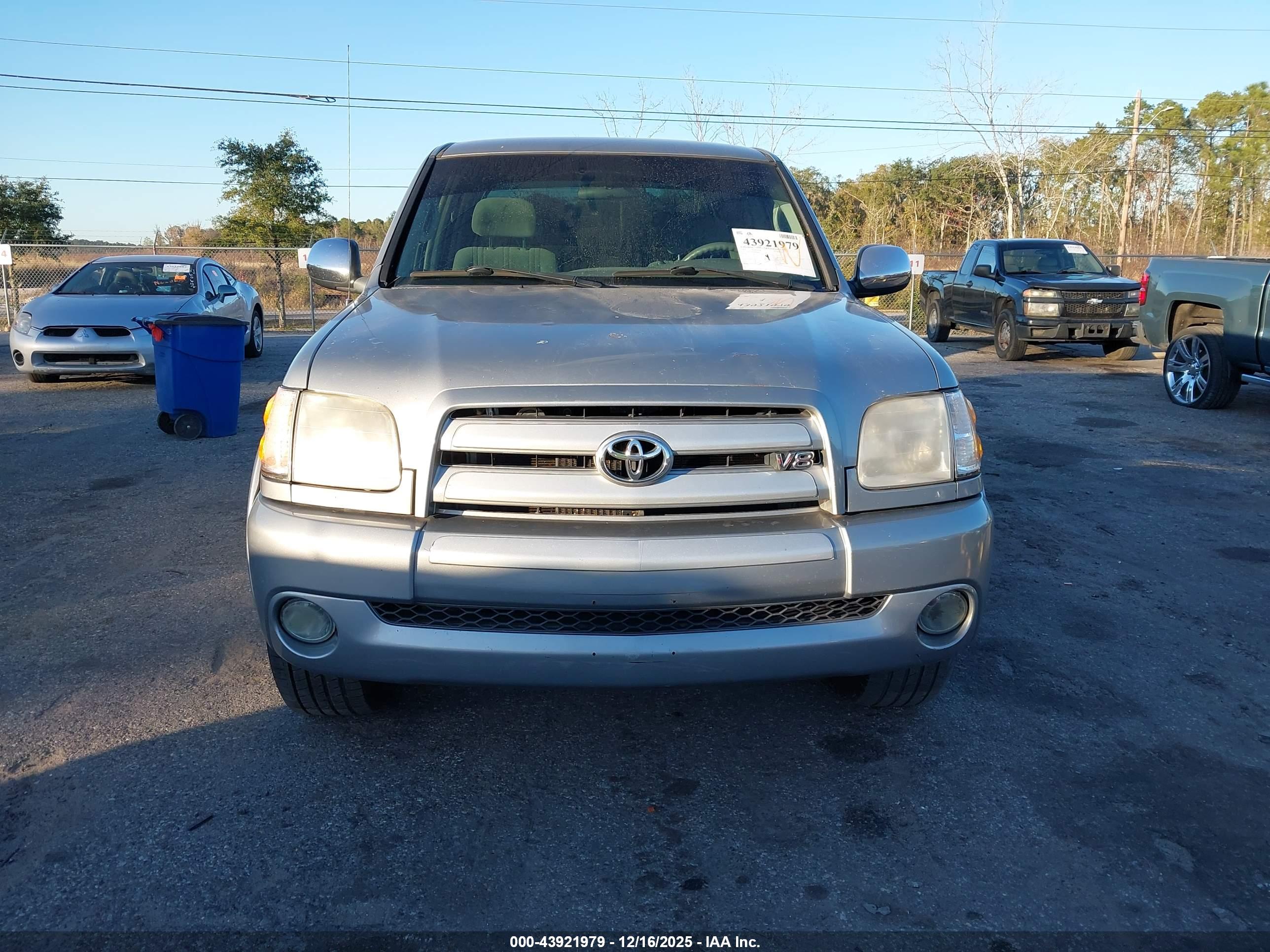TOYOTA TUNDRA image 6