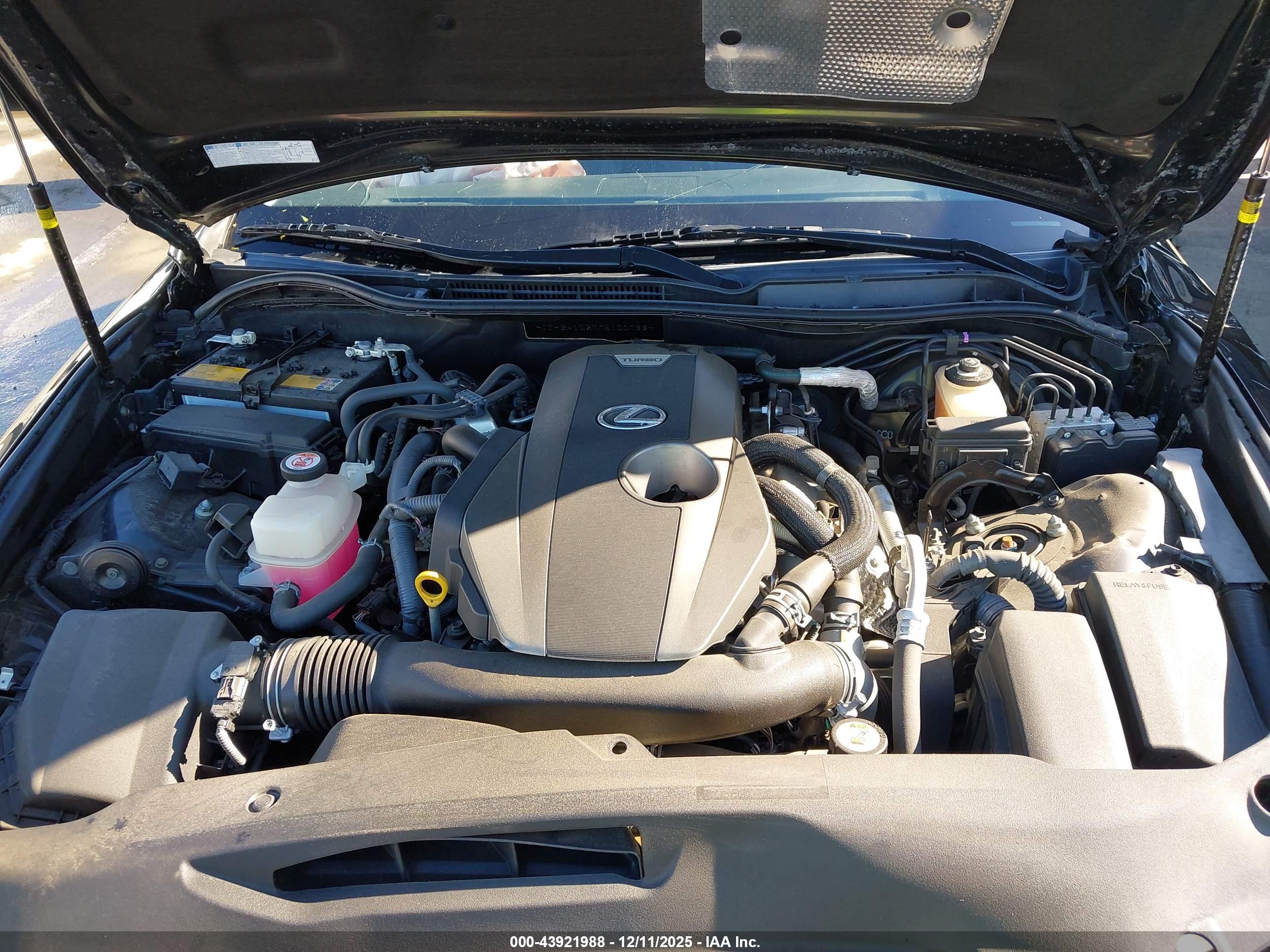 LEXUS IS image 10