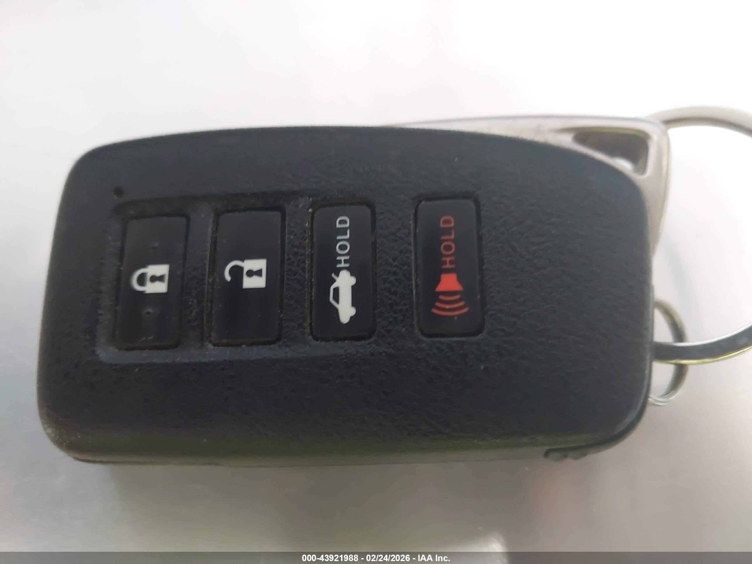 LEXUS IS image 11